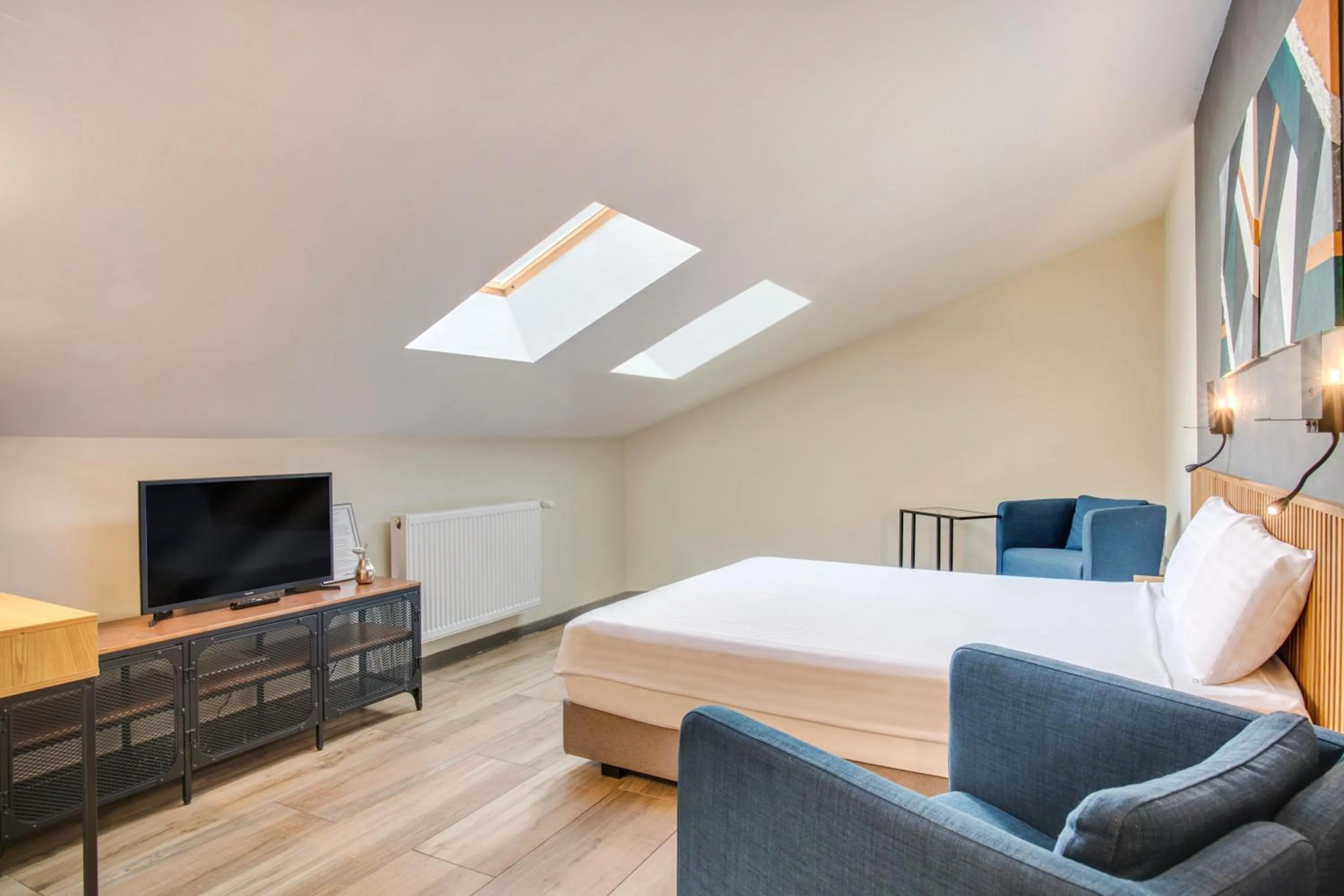 Photo of the whole room, Bed in Hotel Forty One