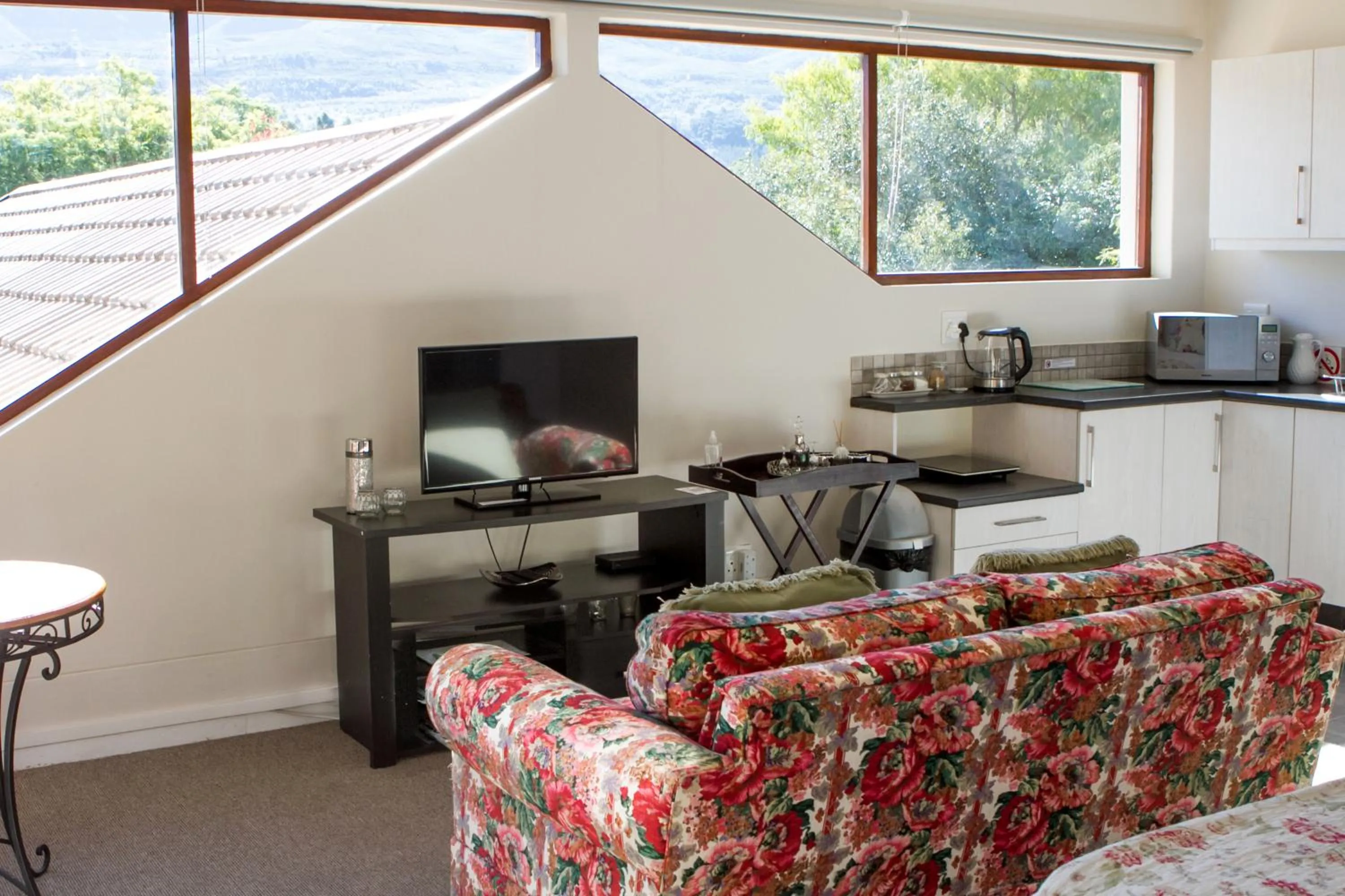 Living room in Cherry Berry Guest House