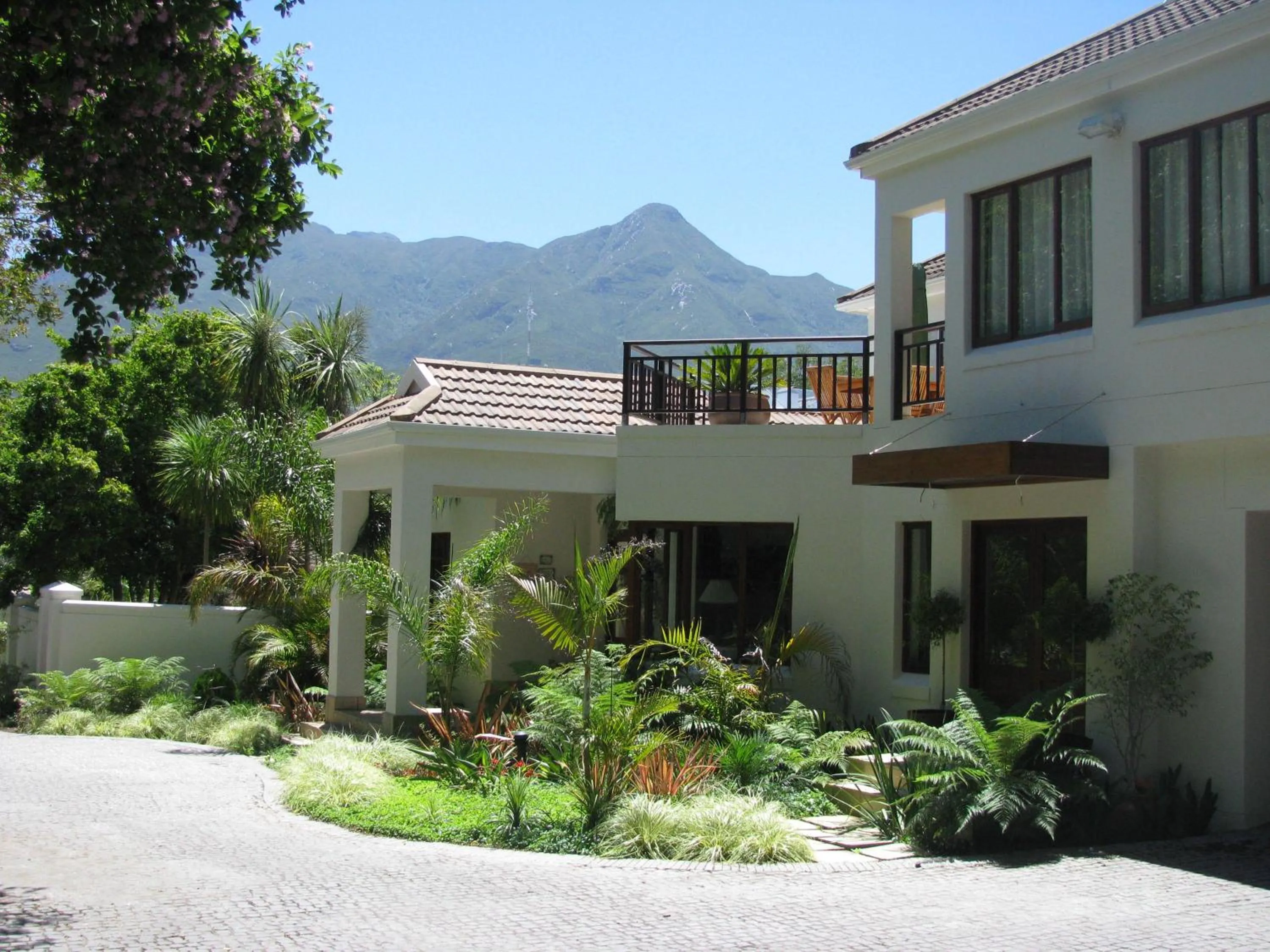 Facade/entrance in Cherry Berry Guest House