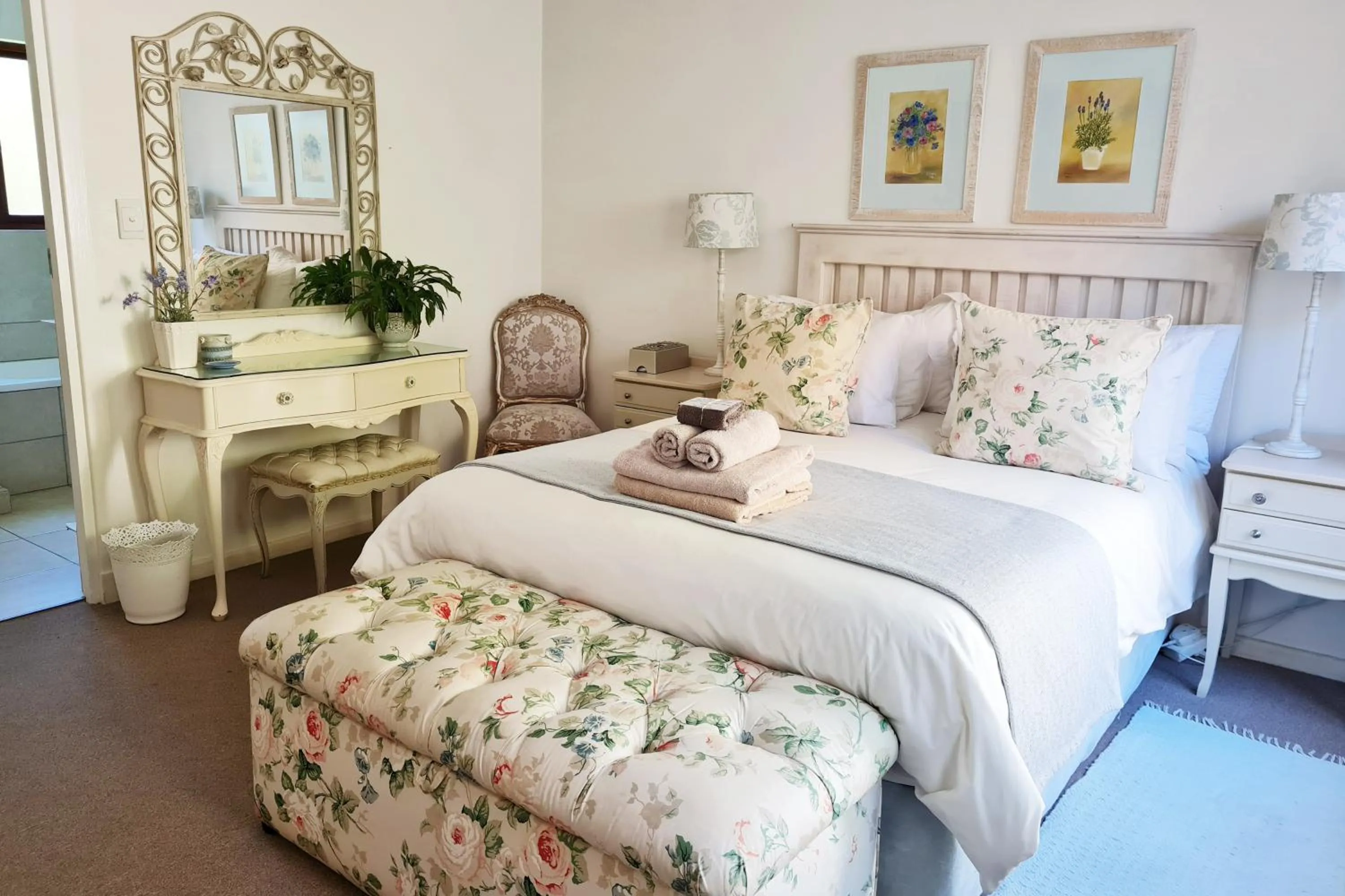 Bed in Cherry Berry Guest House