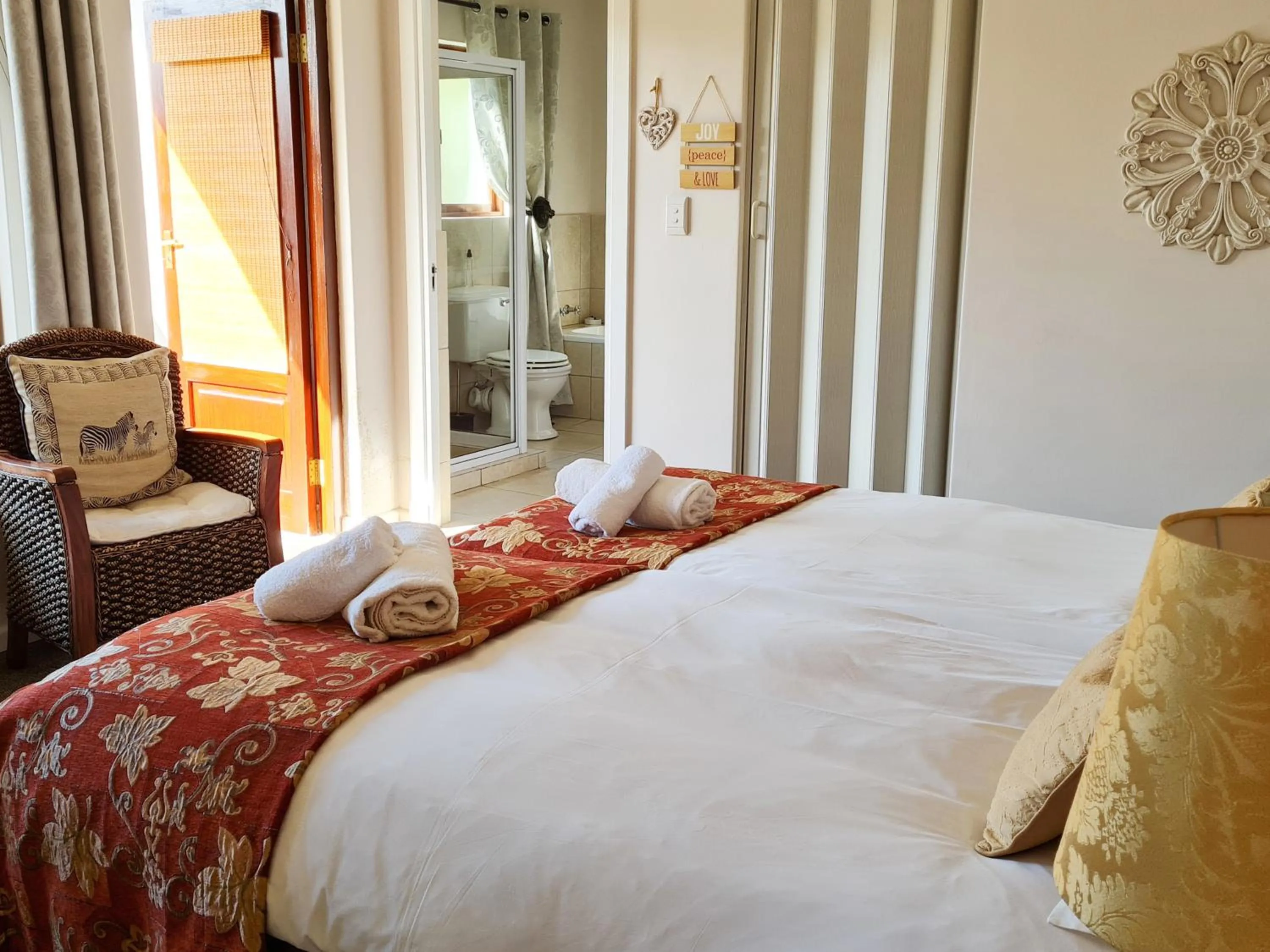 Bed in Cherry Berry Guest House