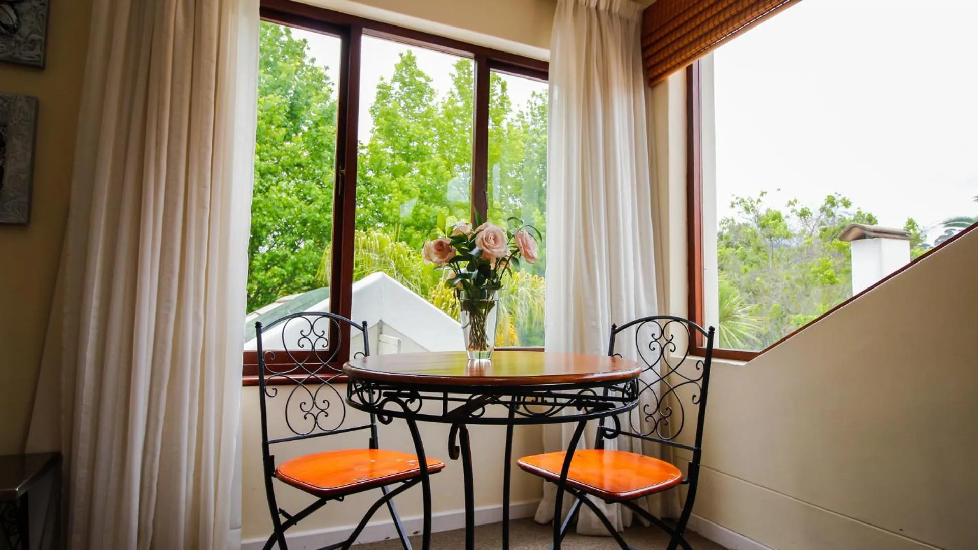 Dining area in Cherry Berry Guest House