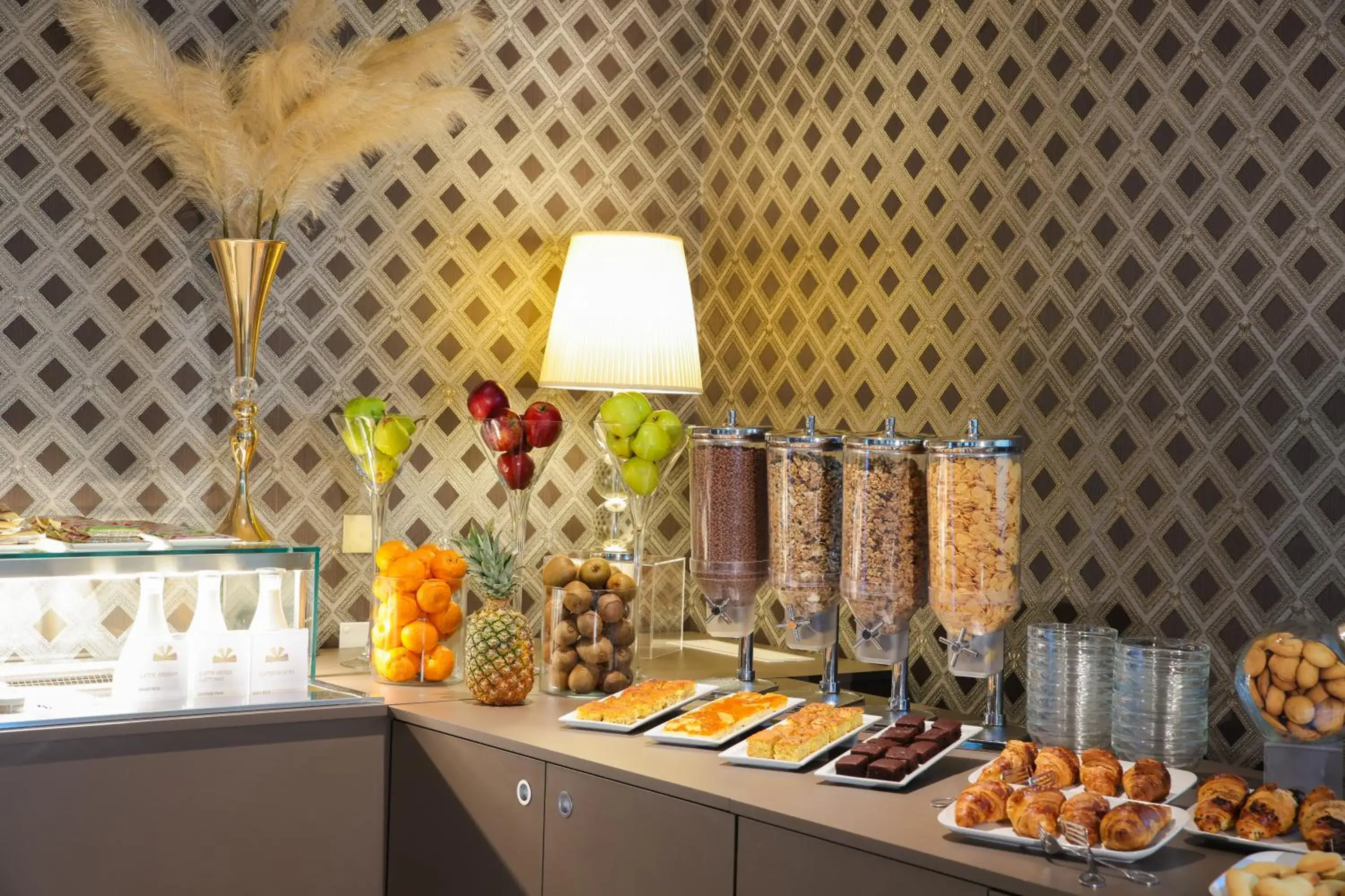 Breakfast in Hotel Parisi Breakfast in Hotel Parisi