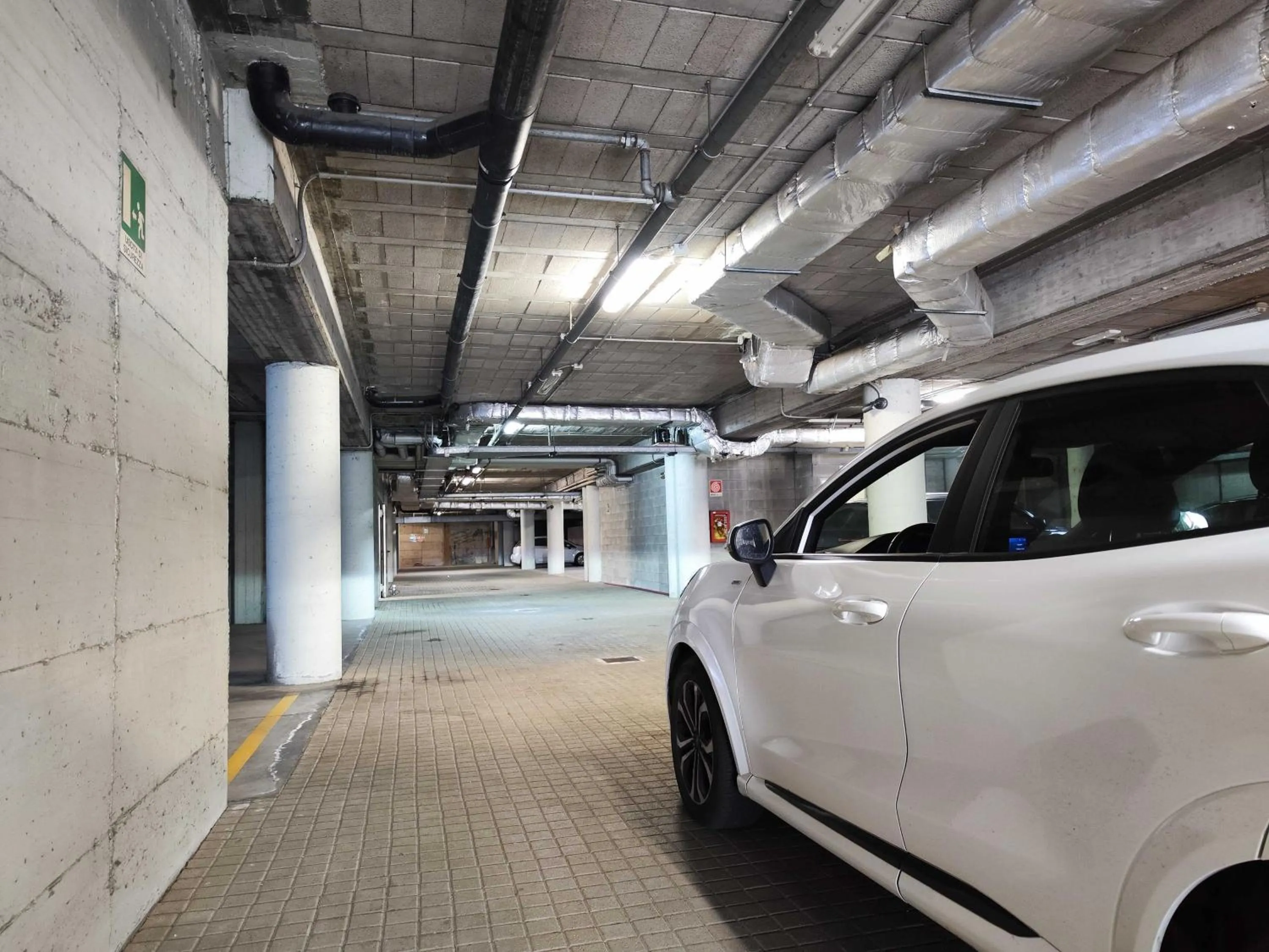 Parking in Hotel Parisi