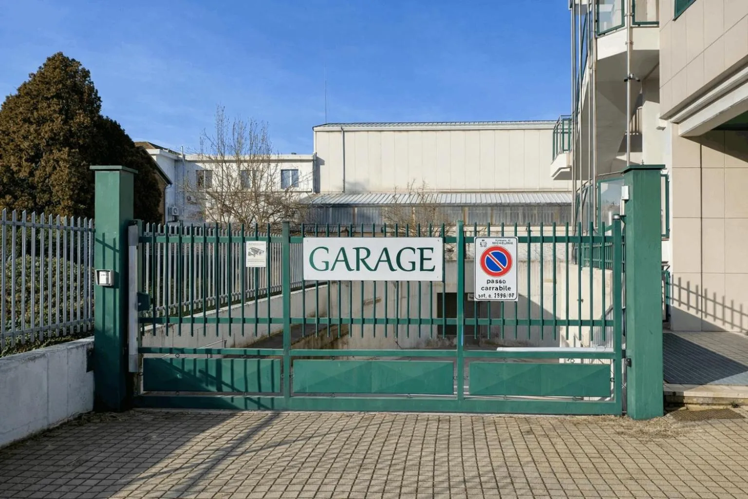 Parking in Hotel Parisi