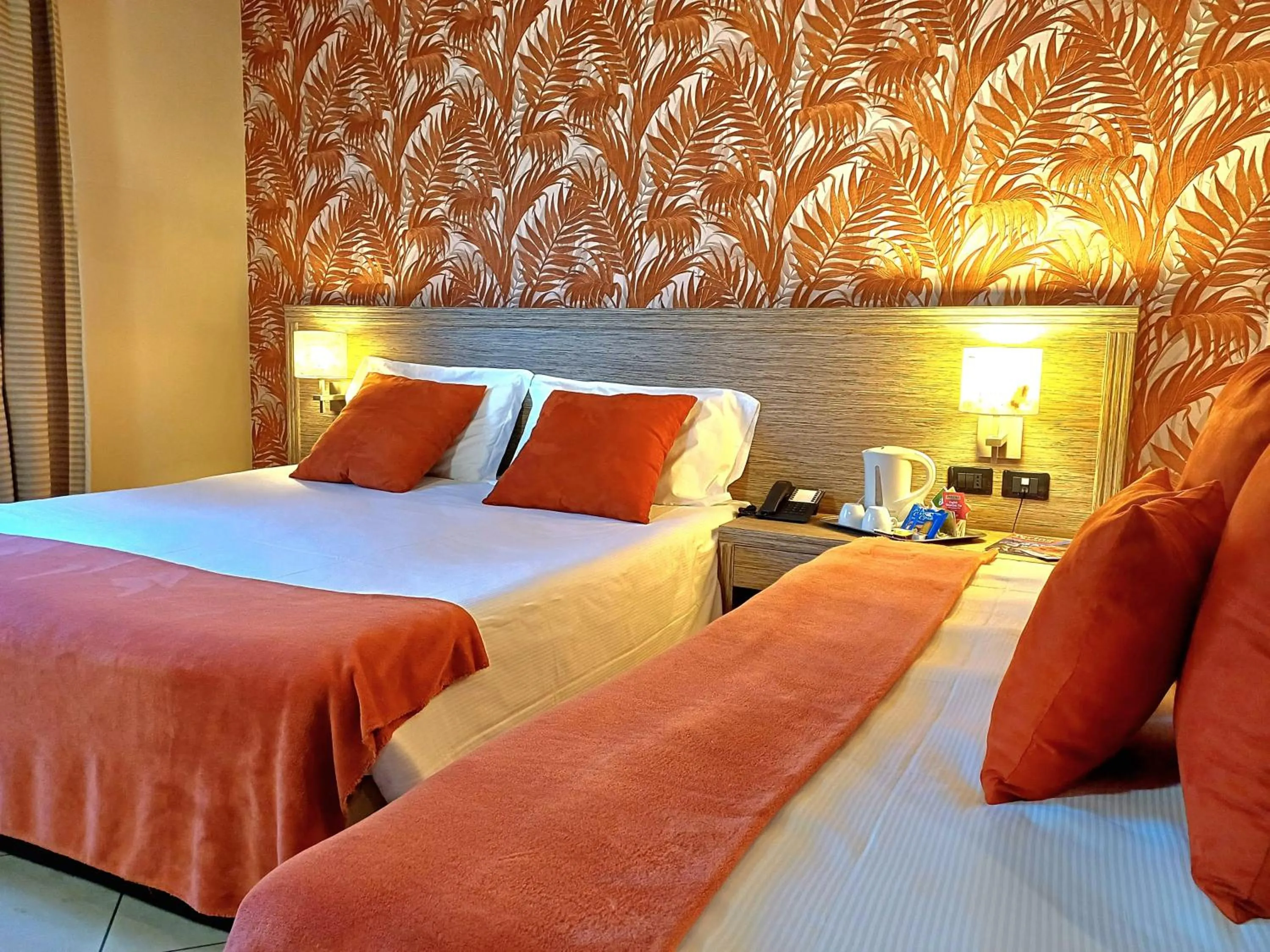 Night, Bed in Hotel Parisi