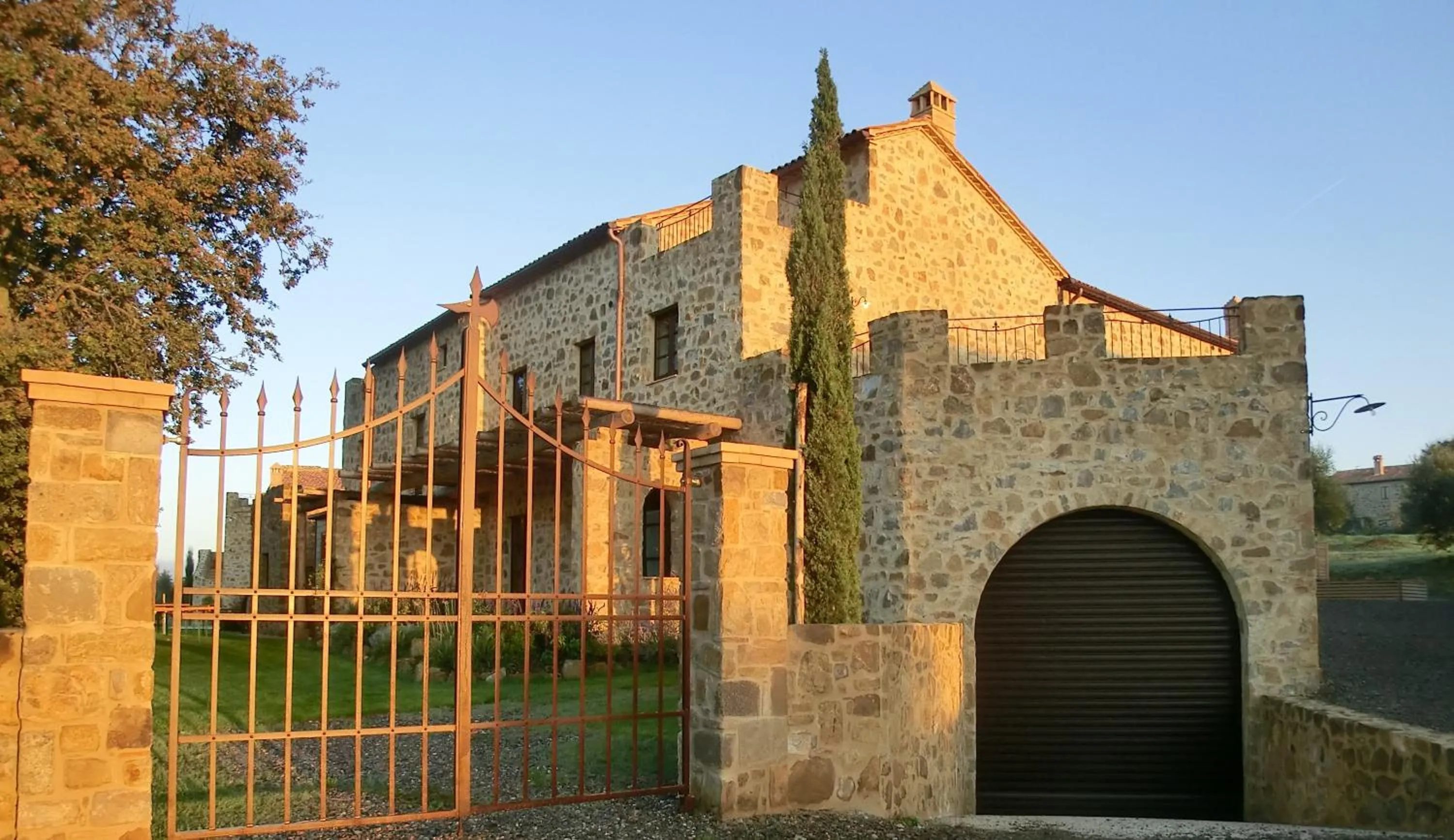 Facade/entrance in Castel Brunello
