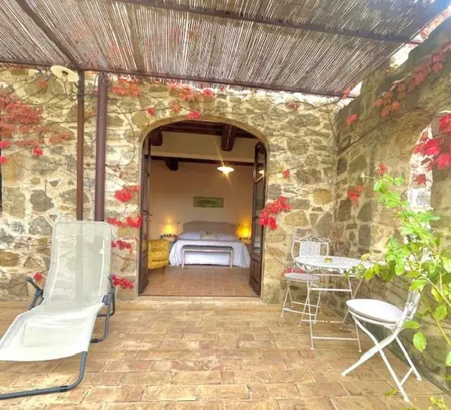 Double Room with Garden View in Castel Brunello Double Room with Garden View in Castel Brunello