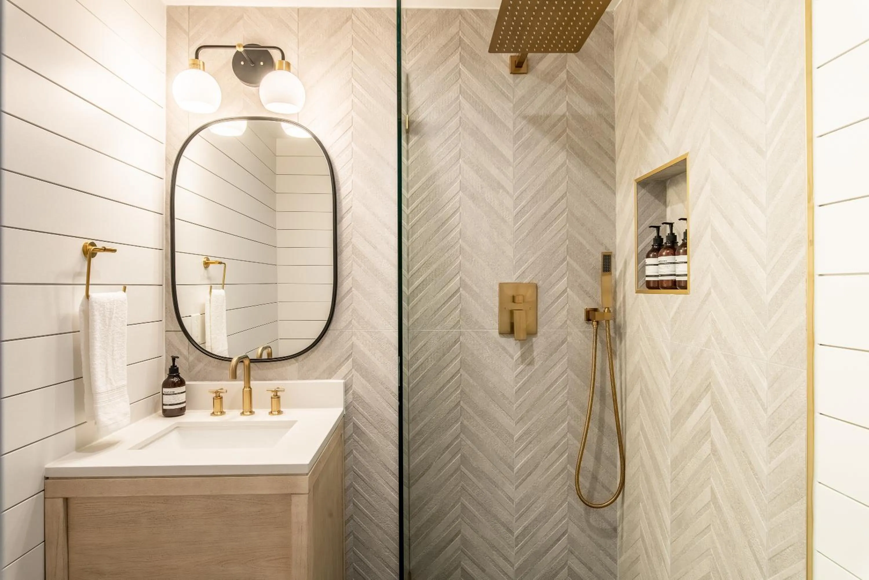 Shower in The Kingsley Hotel