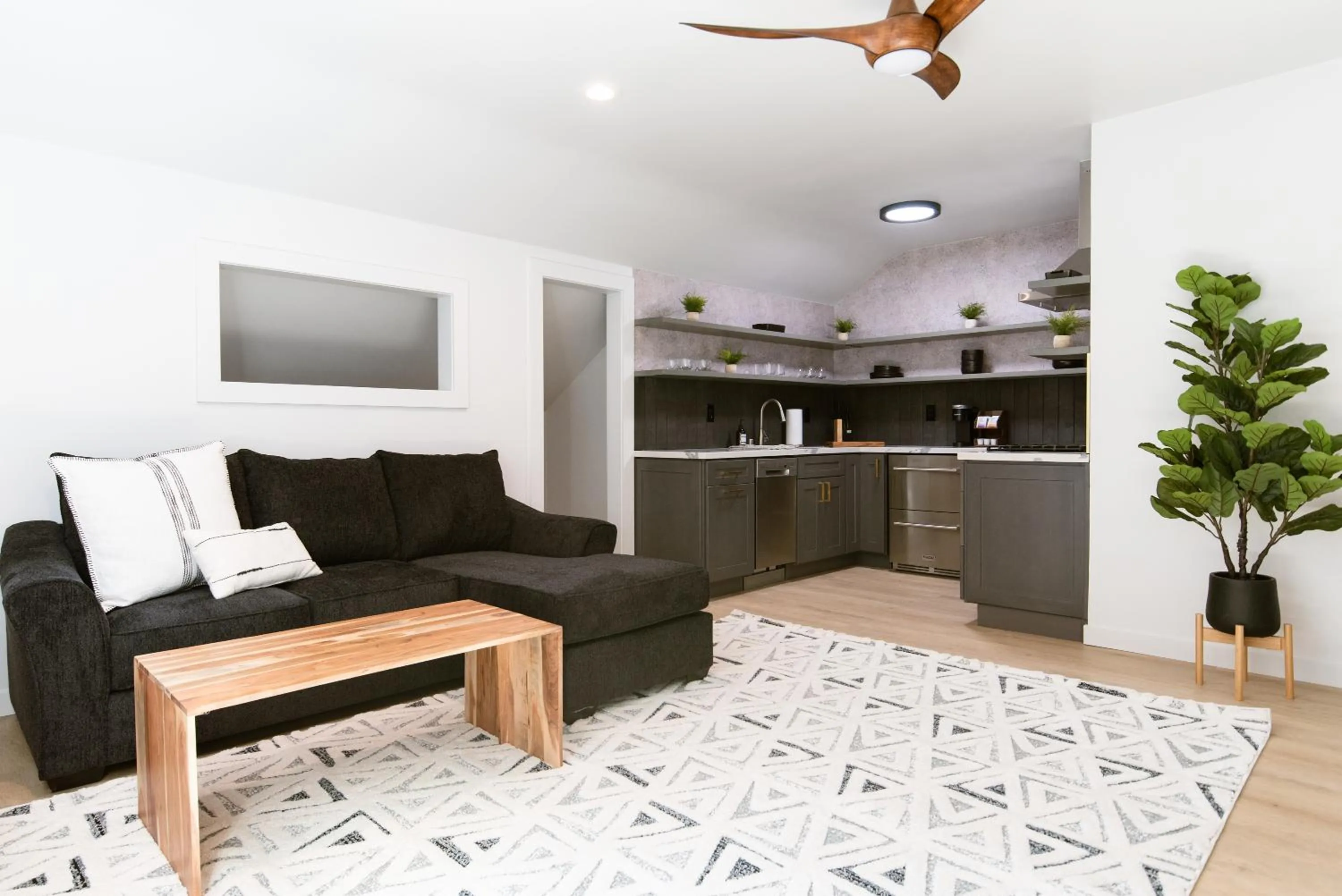 Kitchen or kitchenette in The Kingsley Hotel