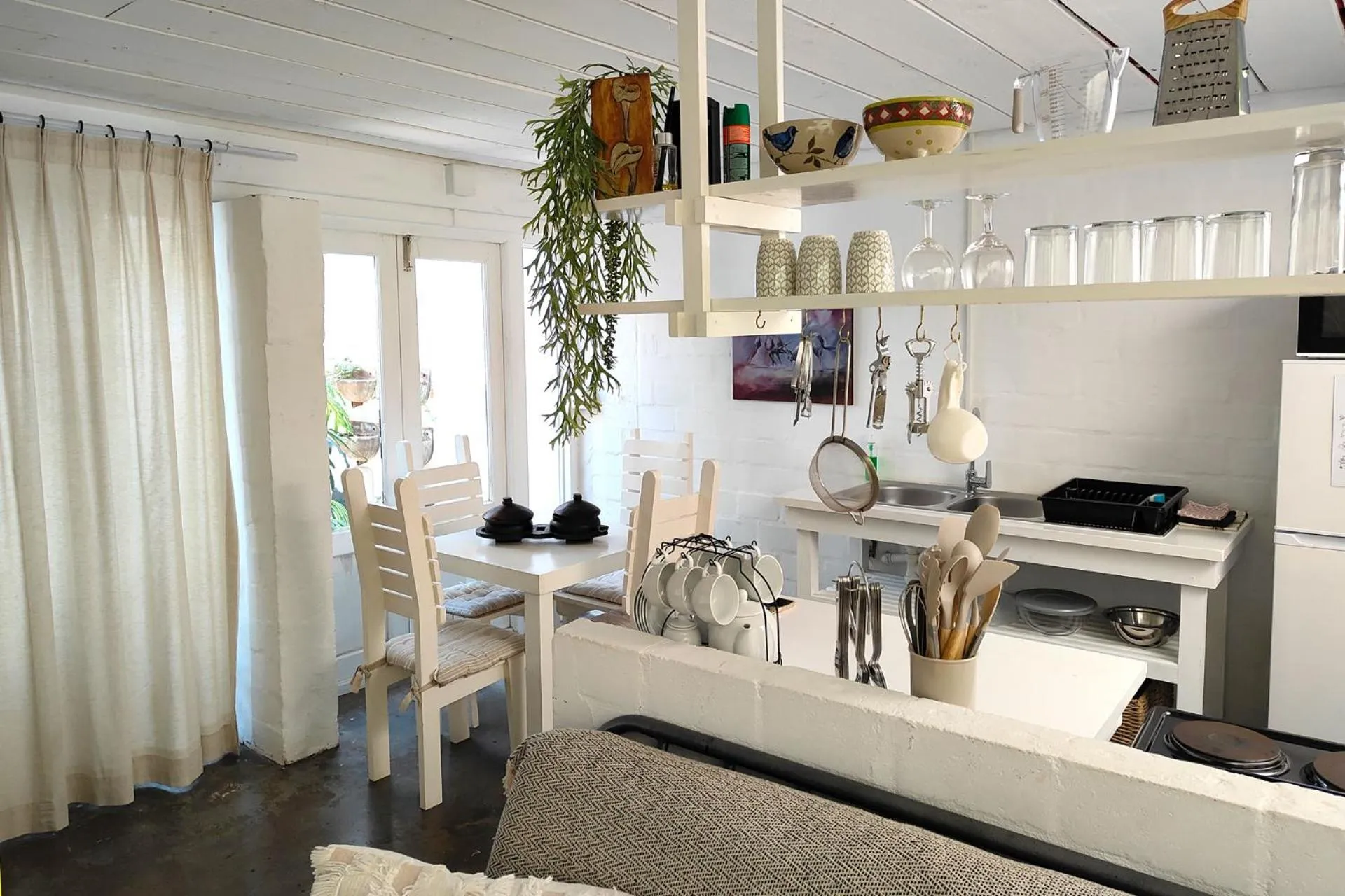 Dining area in Hornbill House Self Catering Accommodation