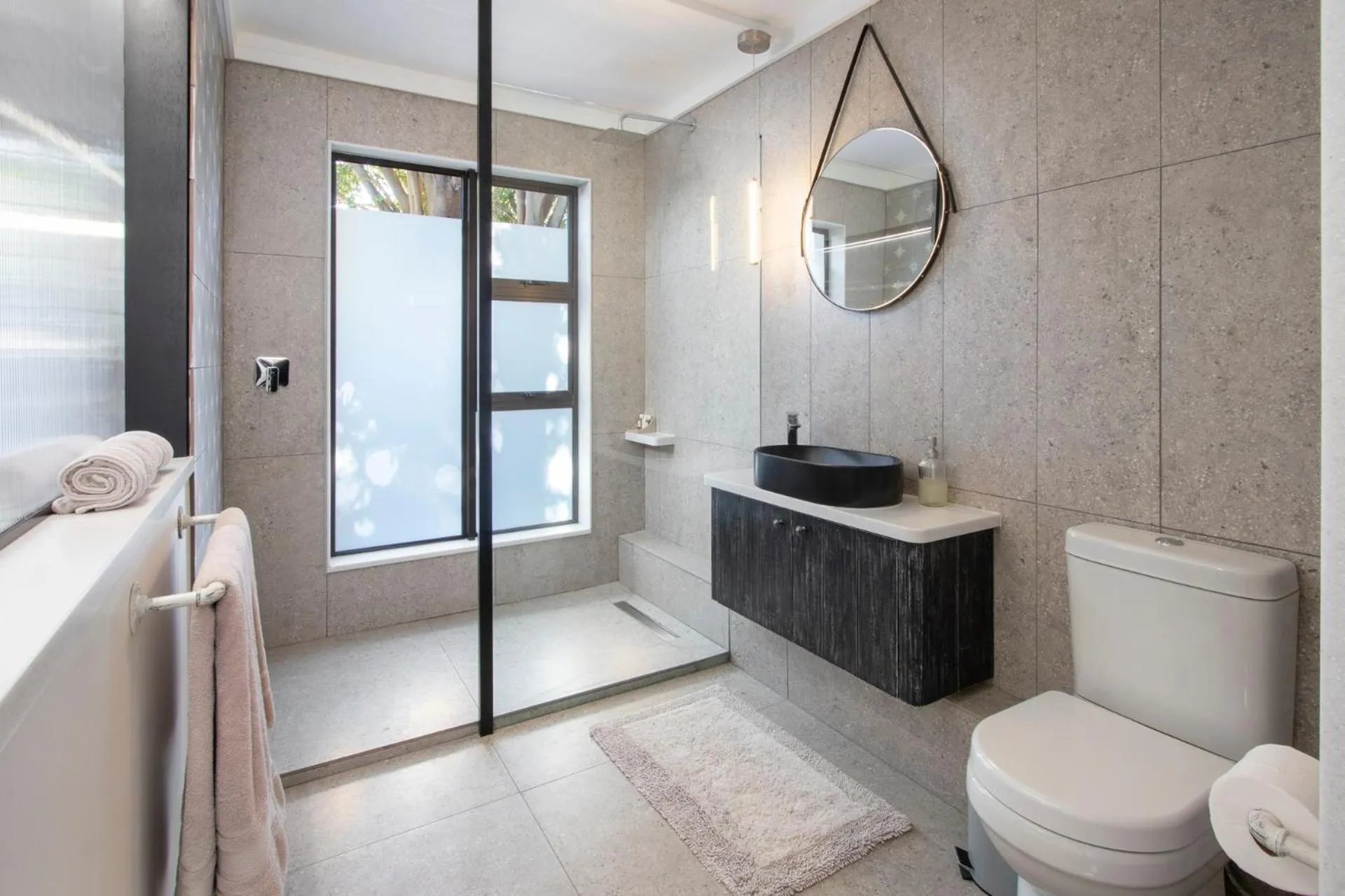 Bathroom in Hornbill House Self Catering Accommodation