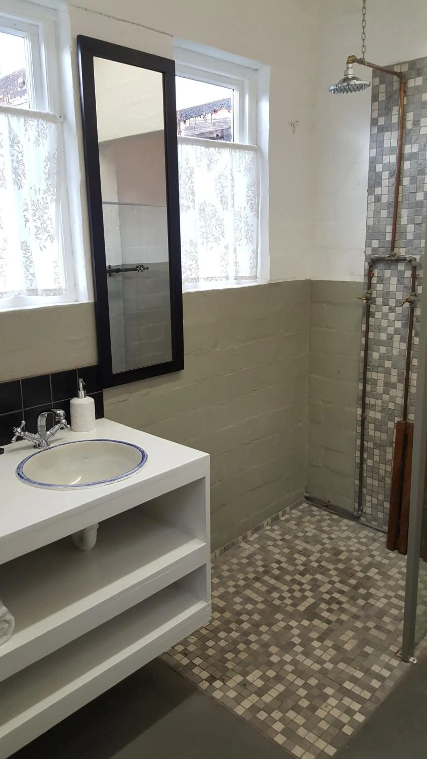 Bathroom in Hornbill House Self Catering Accommodation