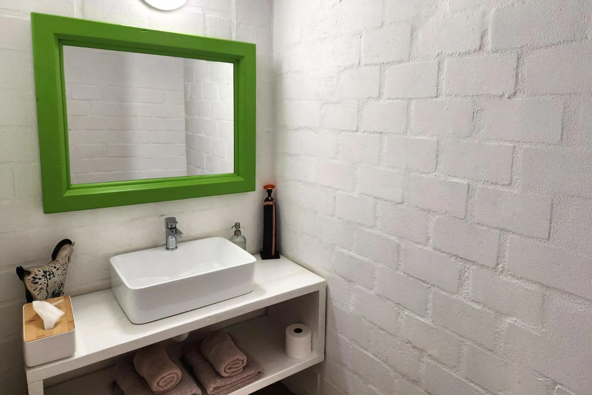 Bathroom in Hornbill House Self Catering Accommodation