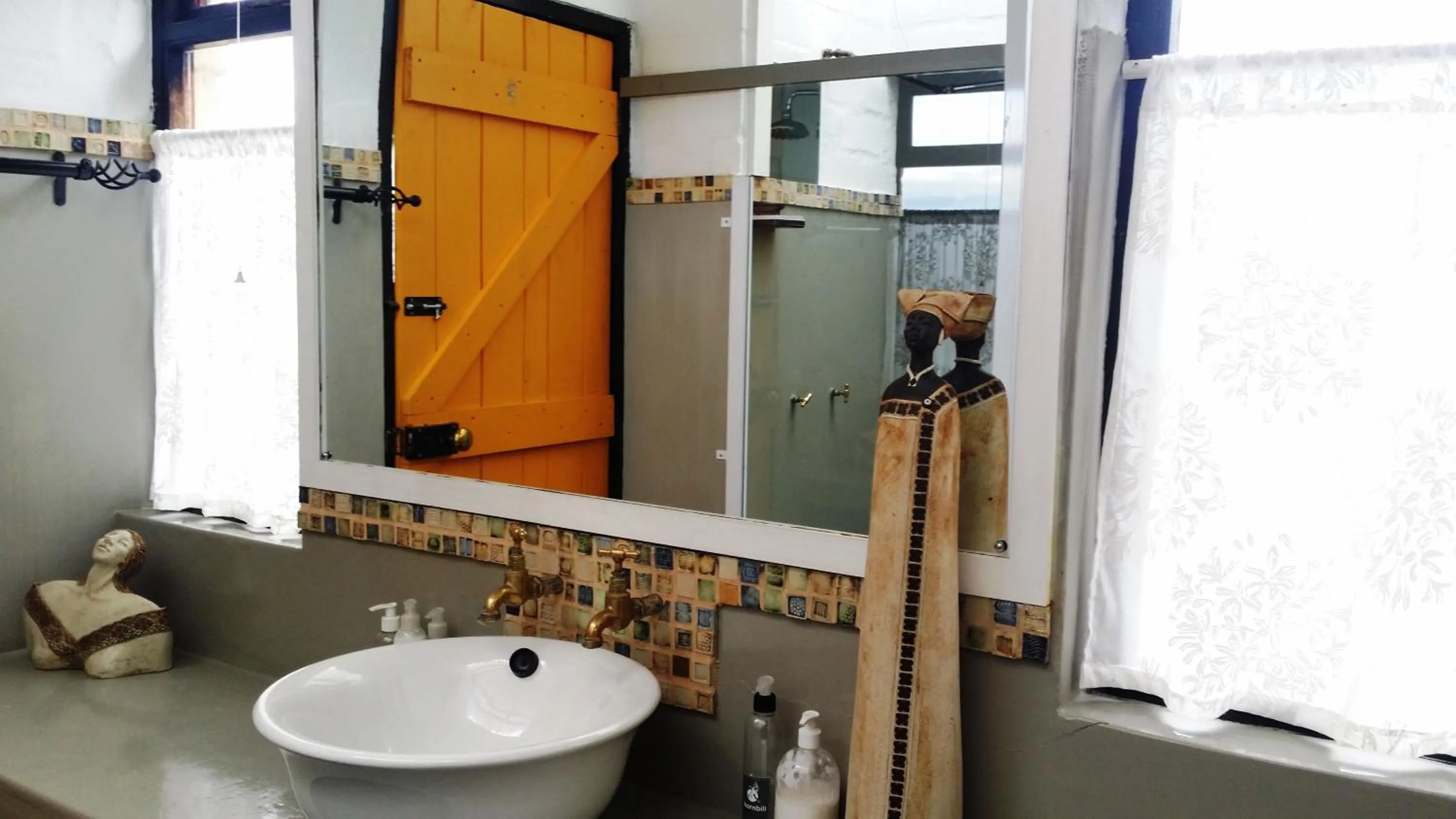 Bathroom in Hornbill House Self Catering Accommodation