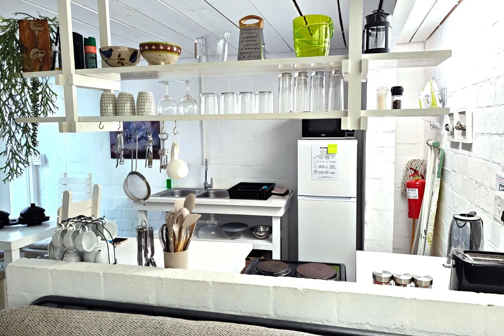 Kitchen or kitchenette in Hornbill House Self Catering Accommodation