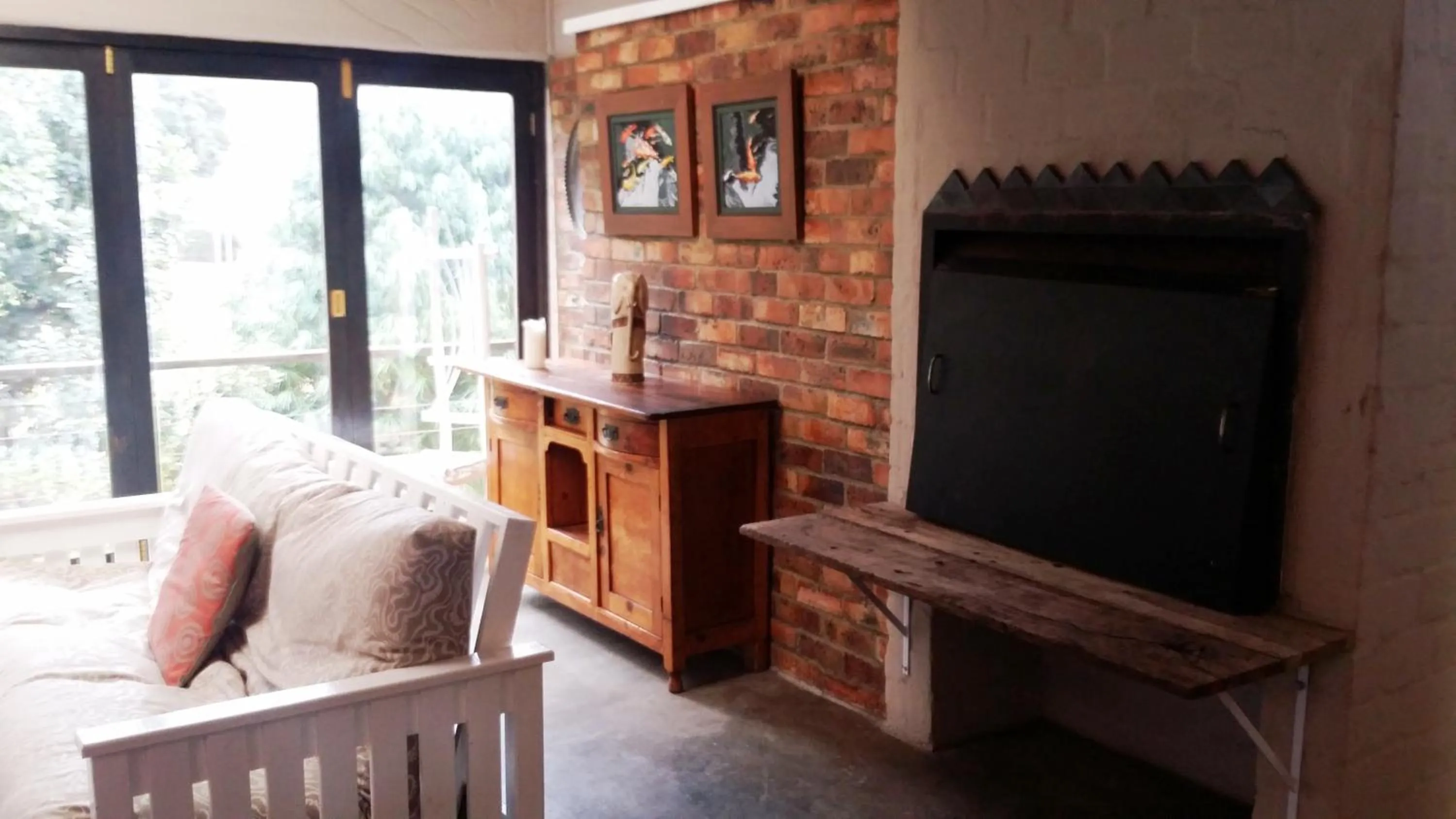 BBQ facilities in Hornbill House Self Catering Accommodation