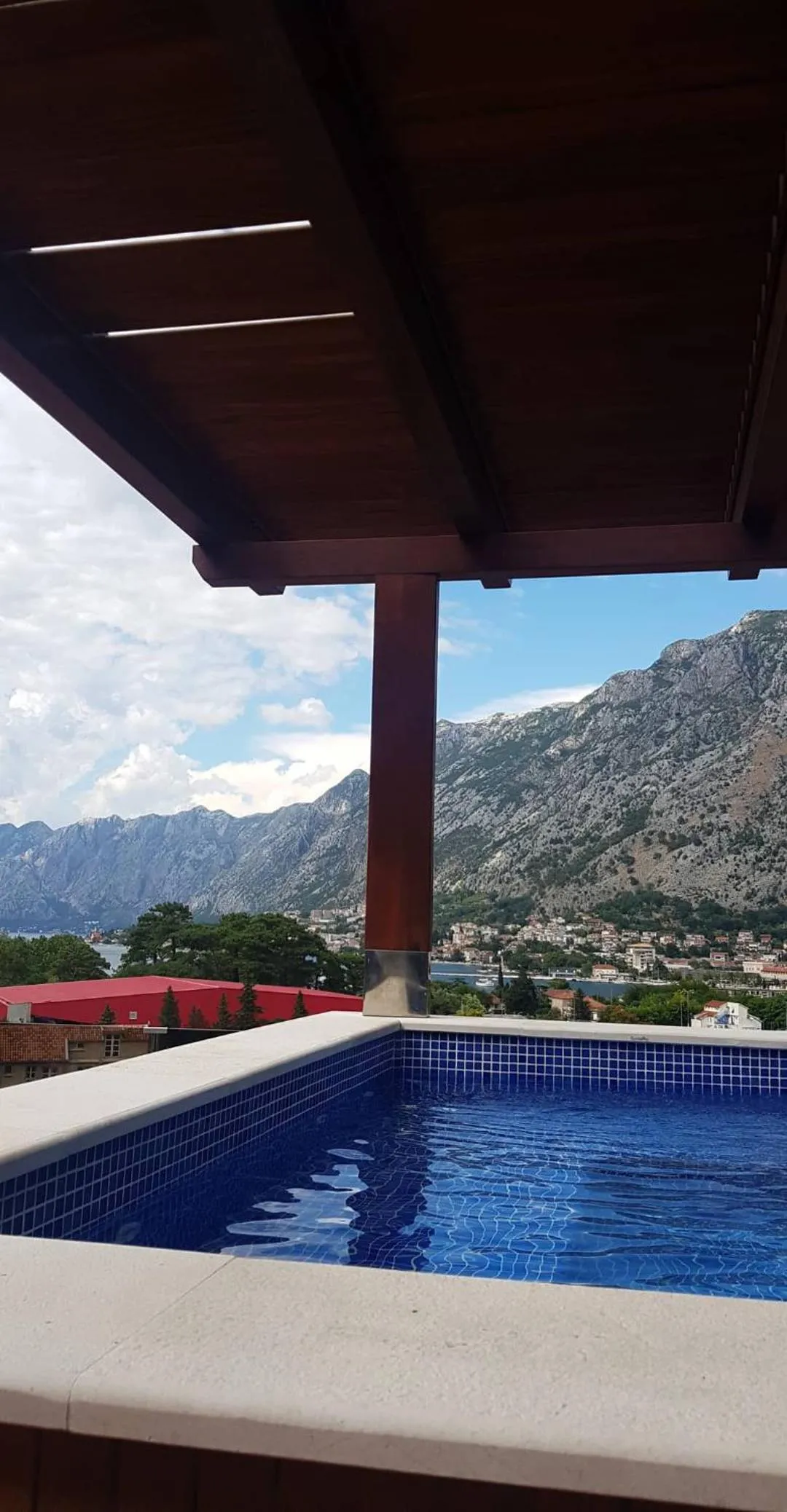 Mountain view in Villa Vista Real