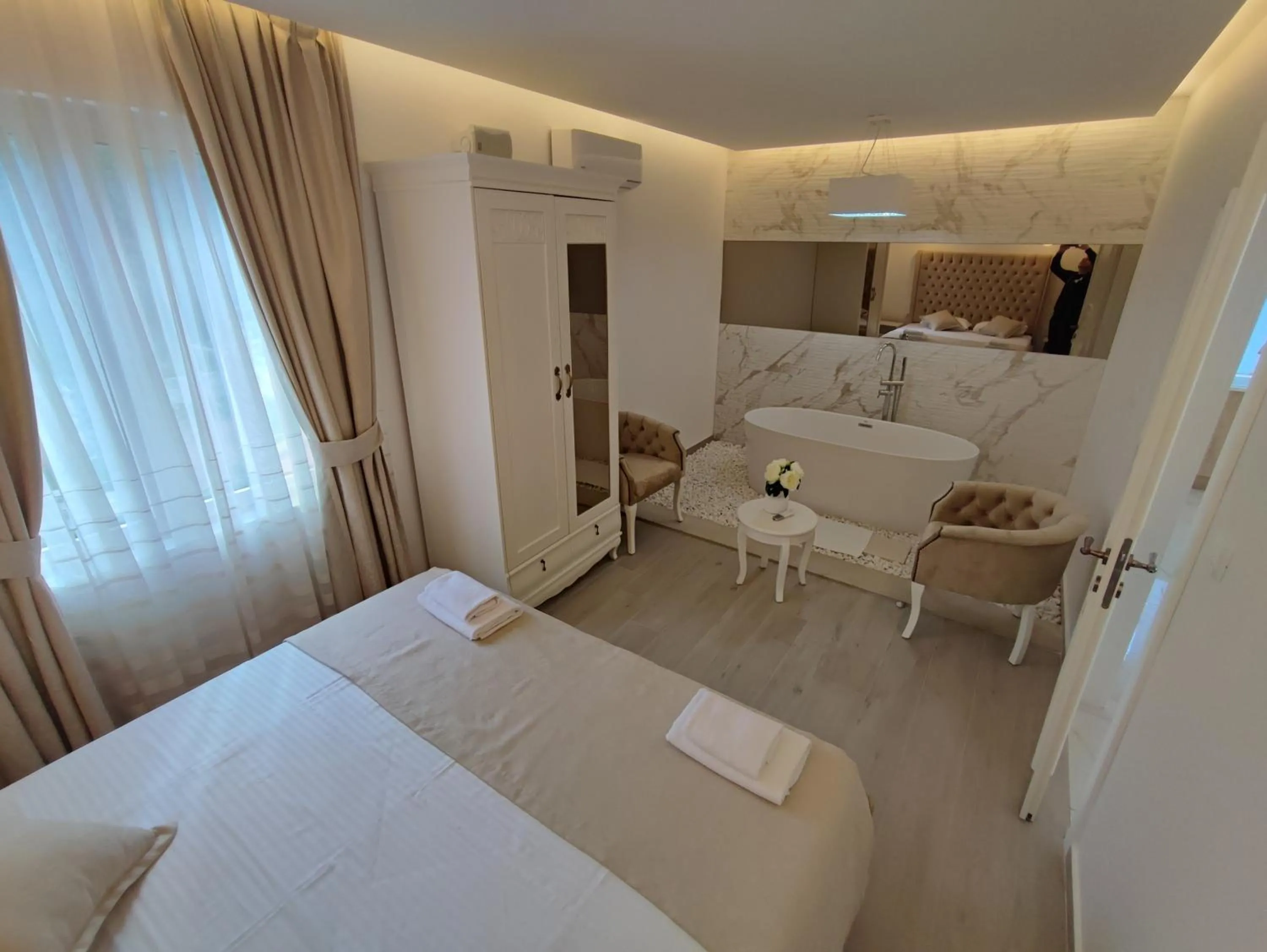 Bathroom, Bed in Villa Vista Real