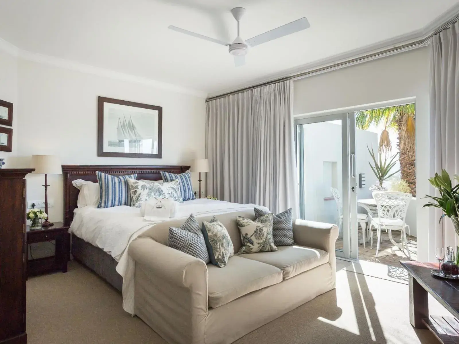 King Suite with Balcony and Sea View - single occupancy - Captain's Room in Ocean Watch Guest House King Suite with Balcony and Sea View - single occupancy - Captain's Room in Ocean Watch Guest House