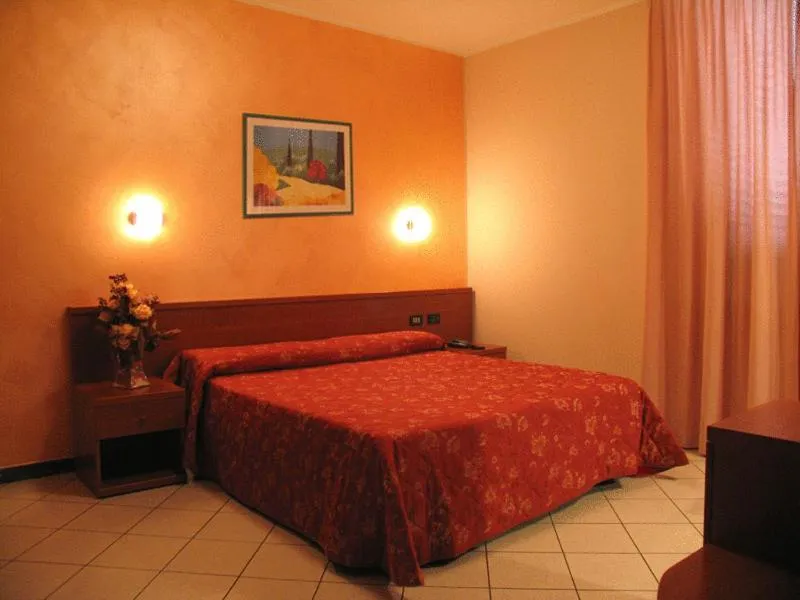 Bed in Hotel Stazione