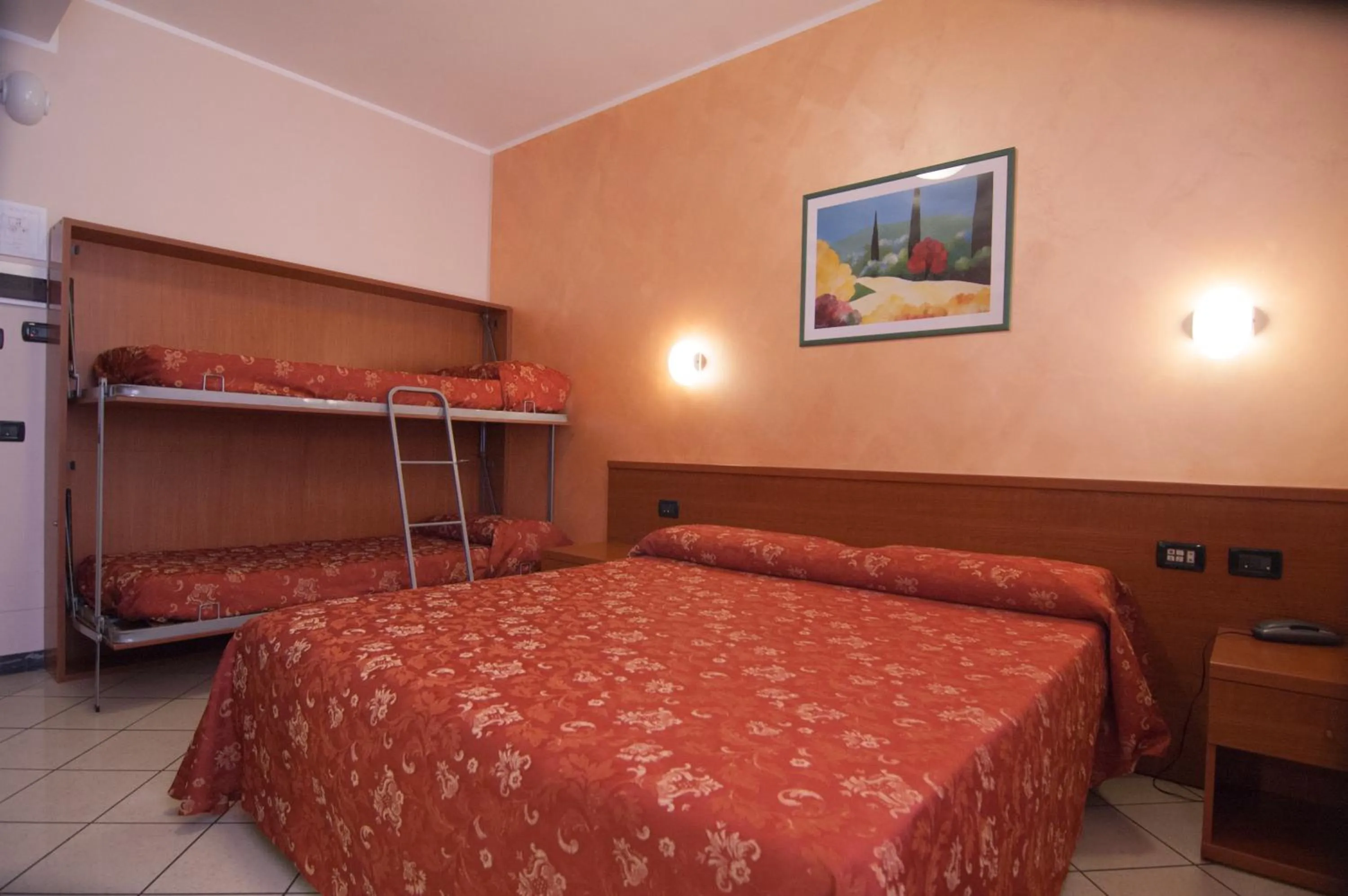 Day, Bed in Hotel Stazione