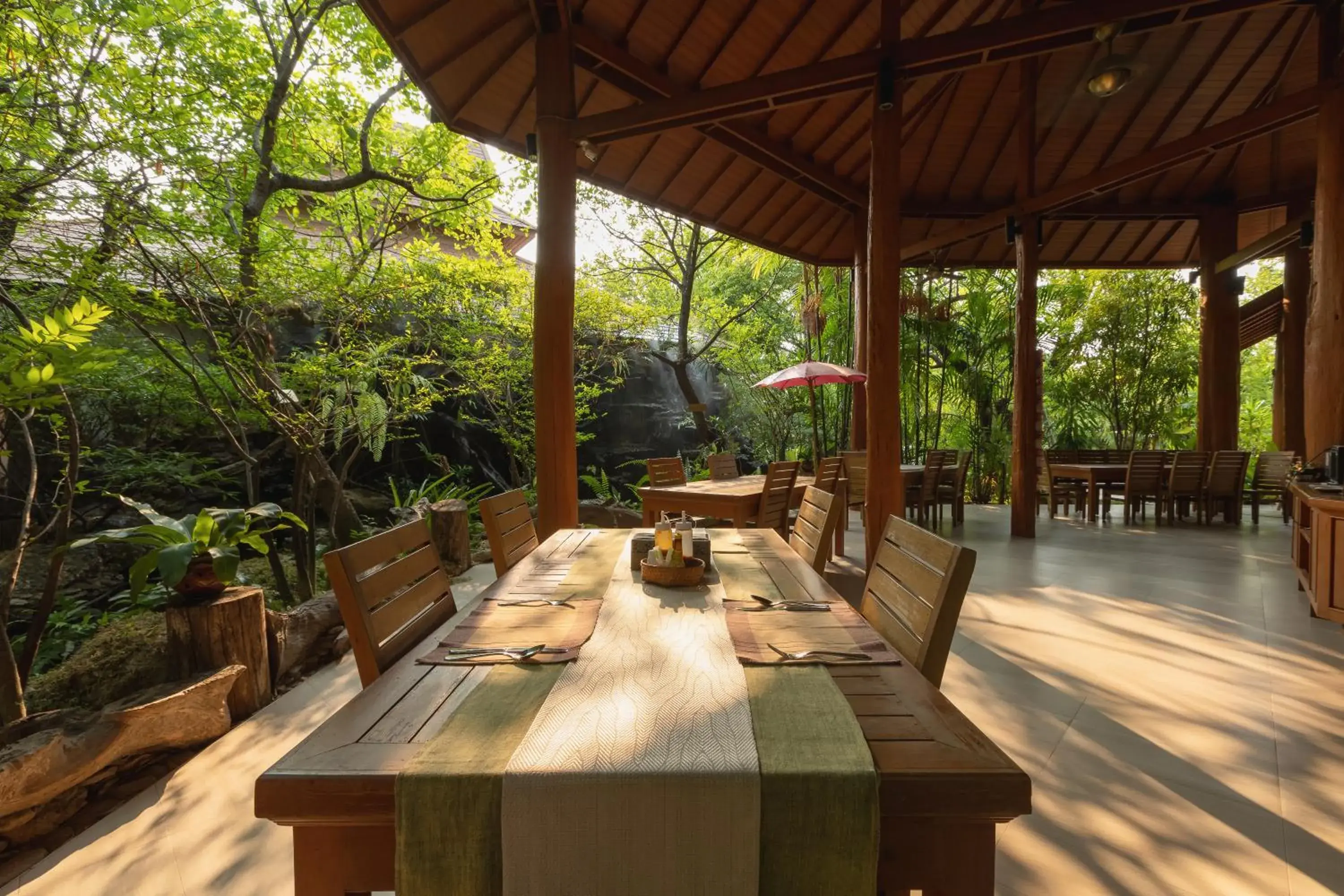 Restaurant/places to eat in Vanasin Residence Restaurant/places to eat in Vanasin Residence