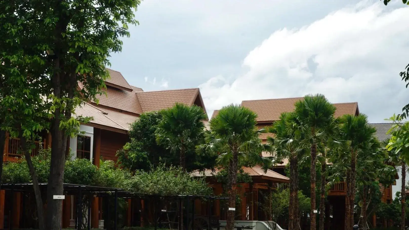 Property building in Vanasin Residence Property building in Vanasin Residence