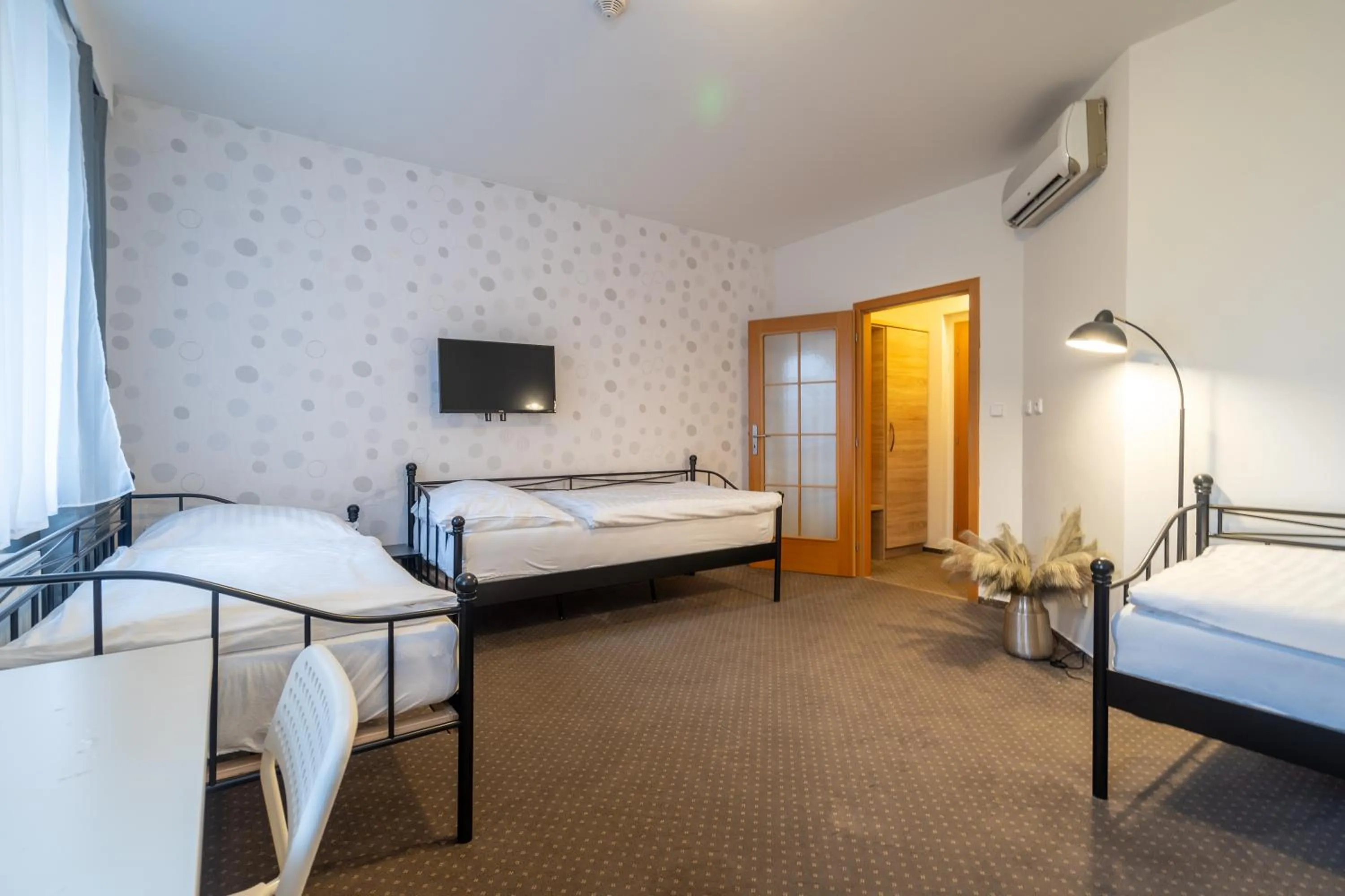 Photo of the whole room, Bed in Hotel Garni Orlova