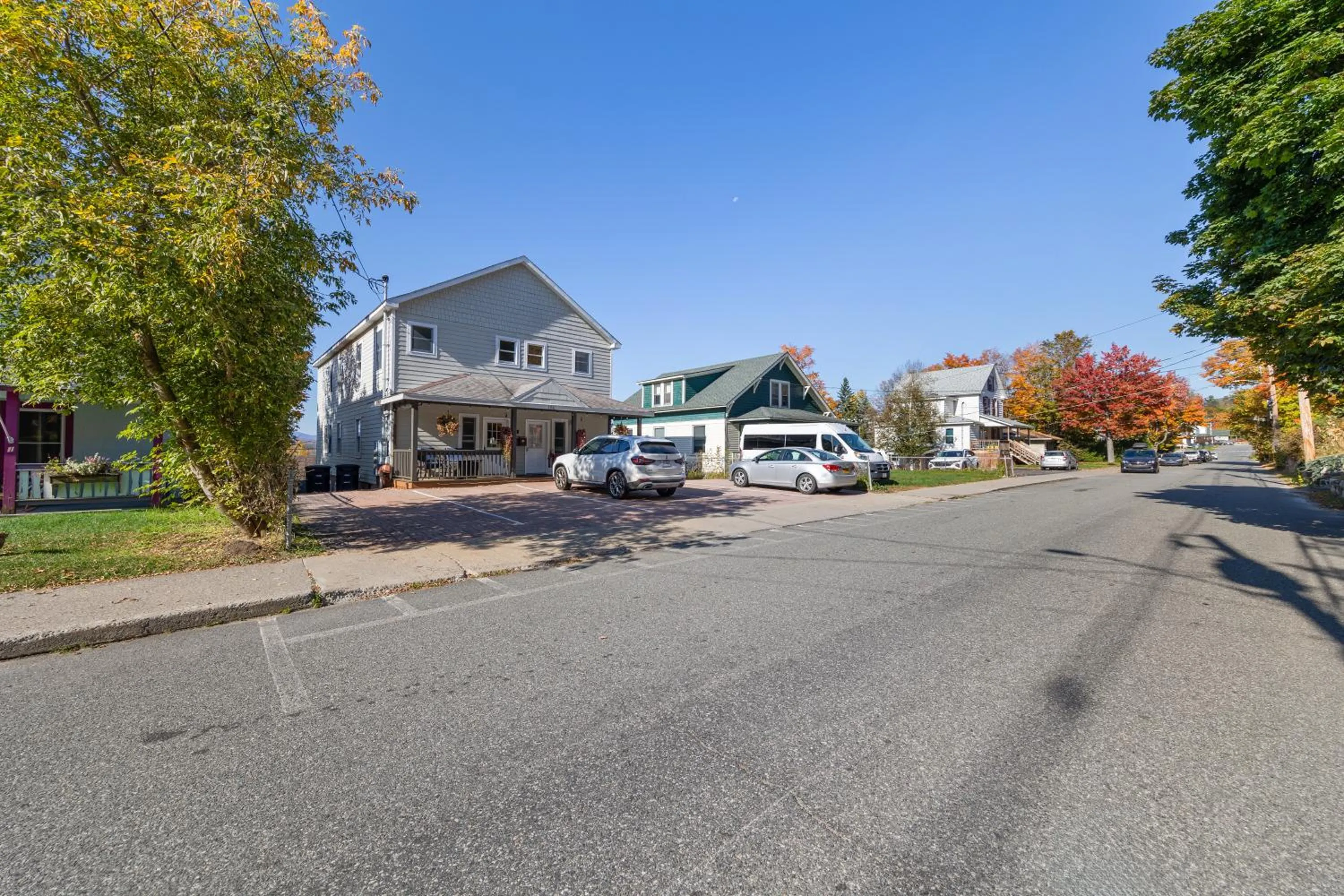 Property building in Amazing Mountain Views Lake Placid & 1980 Olympic Center