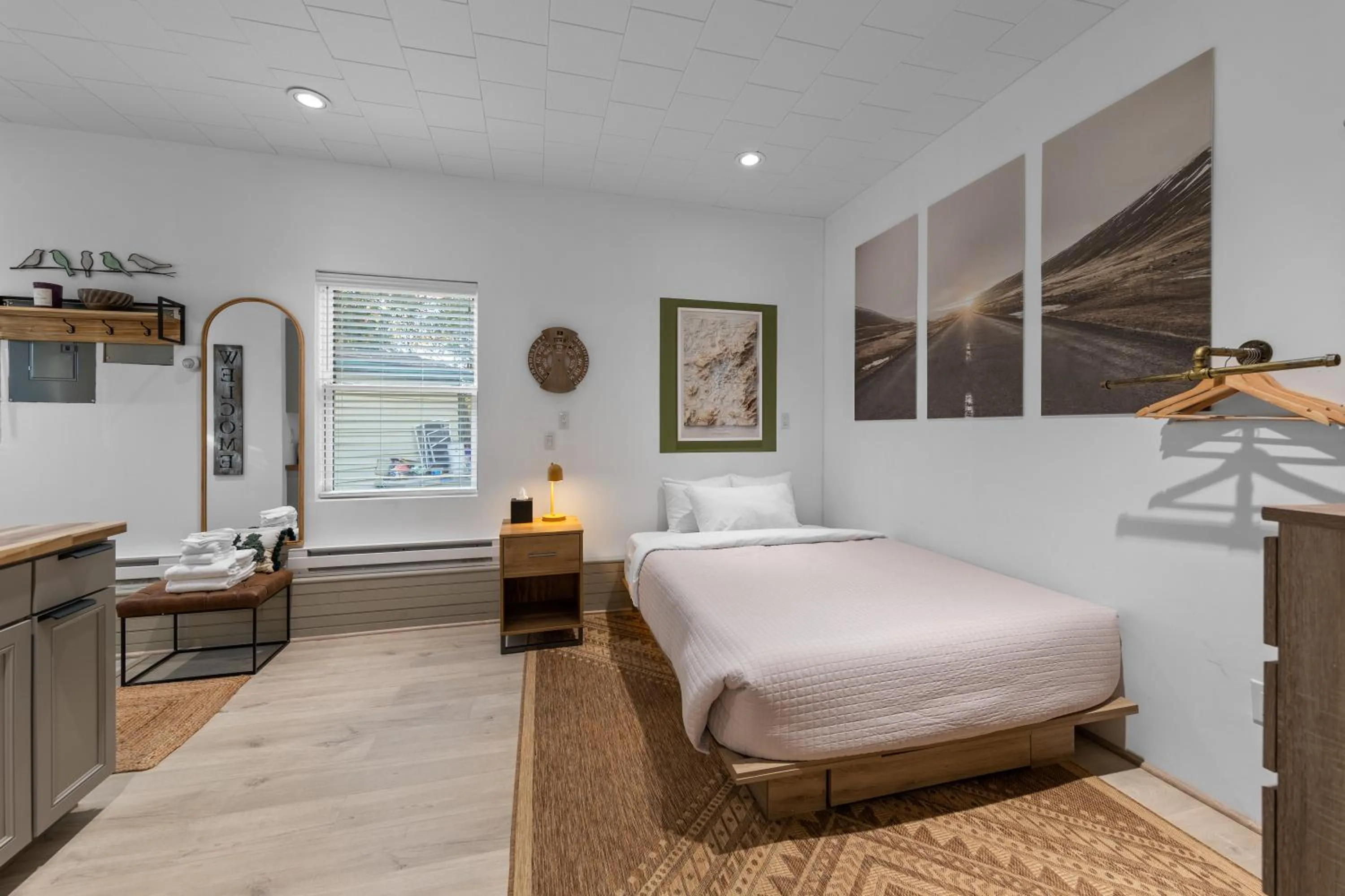 Bed in Modern Home &Cozy