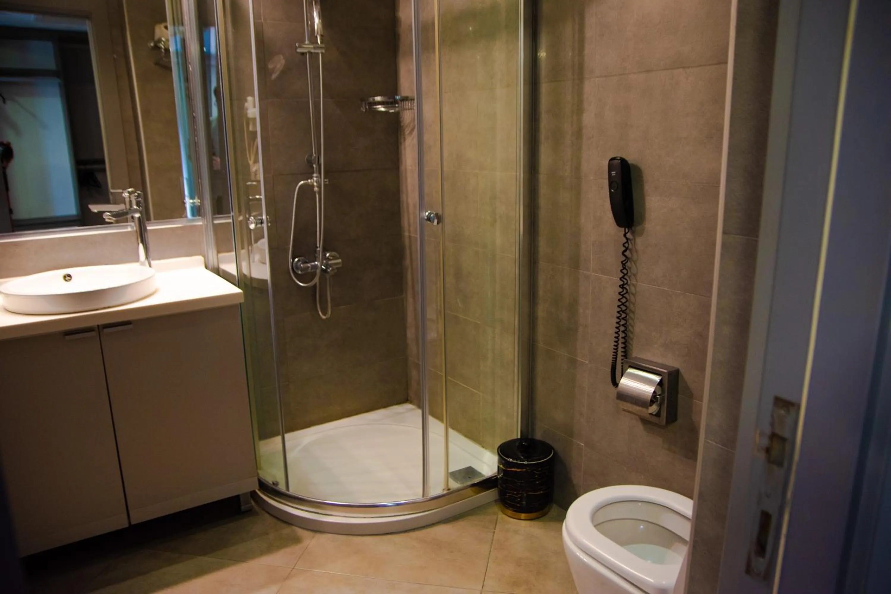 Shower in Star of İstanbul Residence