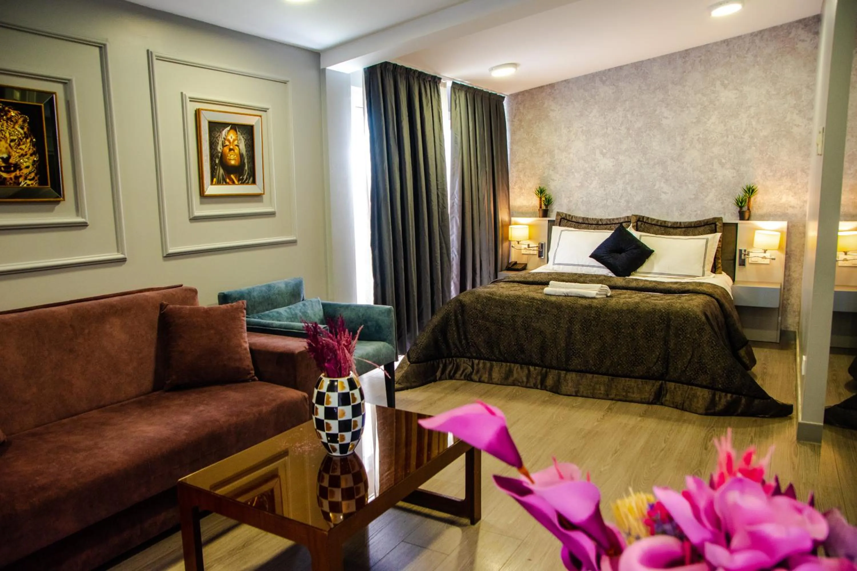 Seating area, Bed in Star of İstanbul Residence