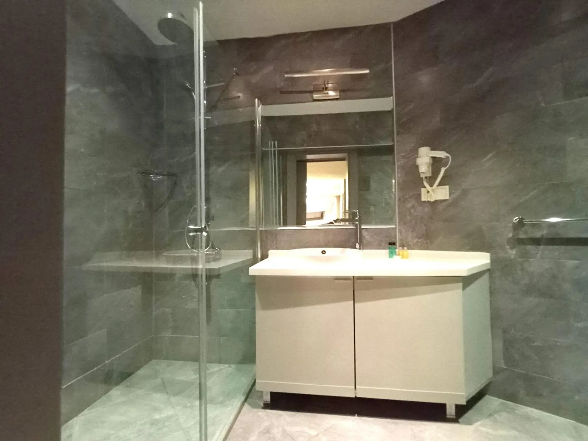 Shower in Star of İstanbul Residence