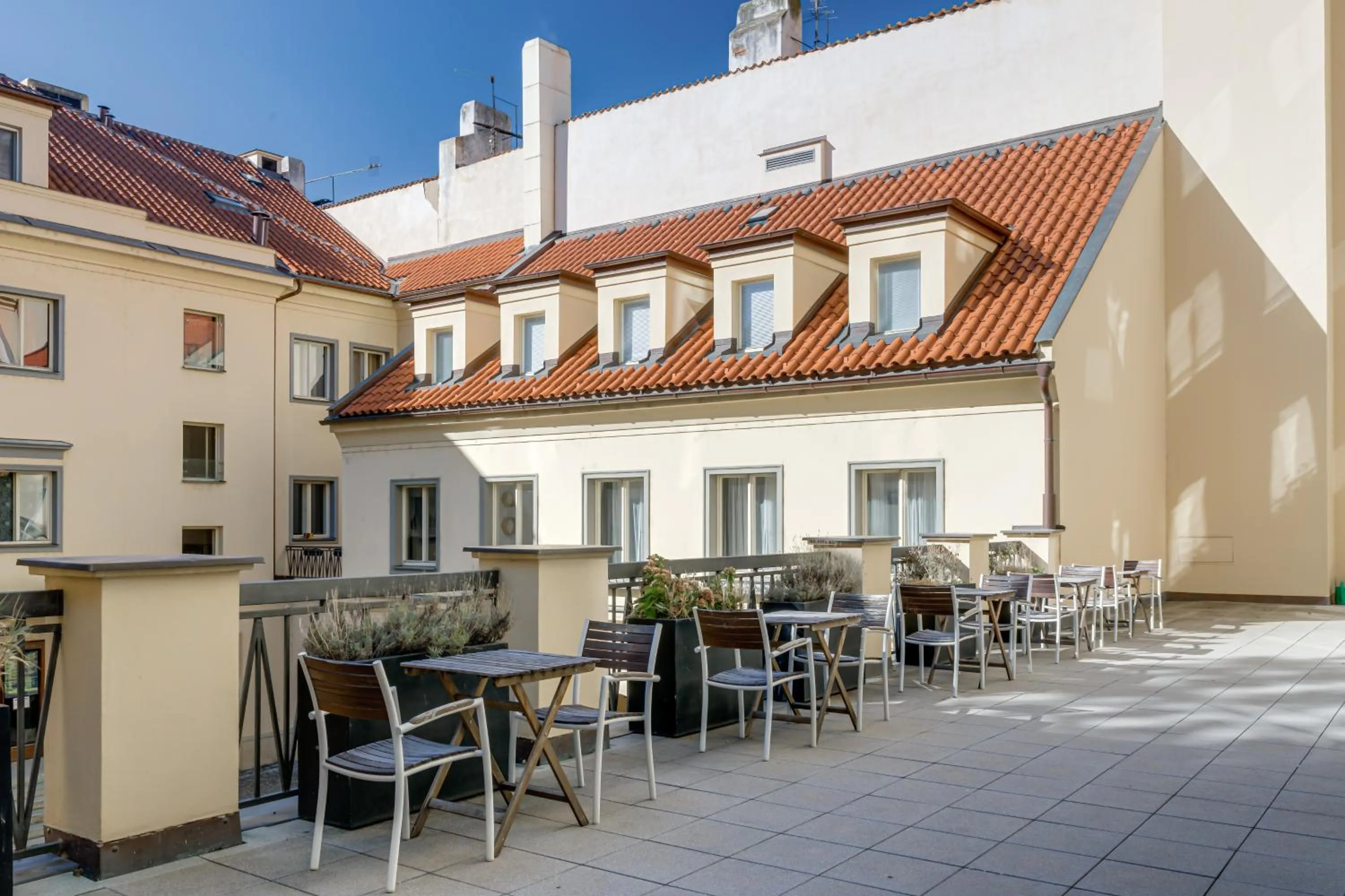 Property building in Louren - The Bridge Inn