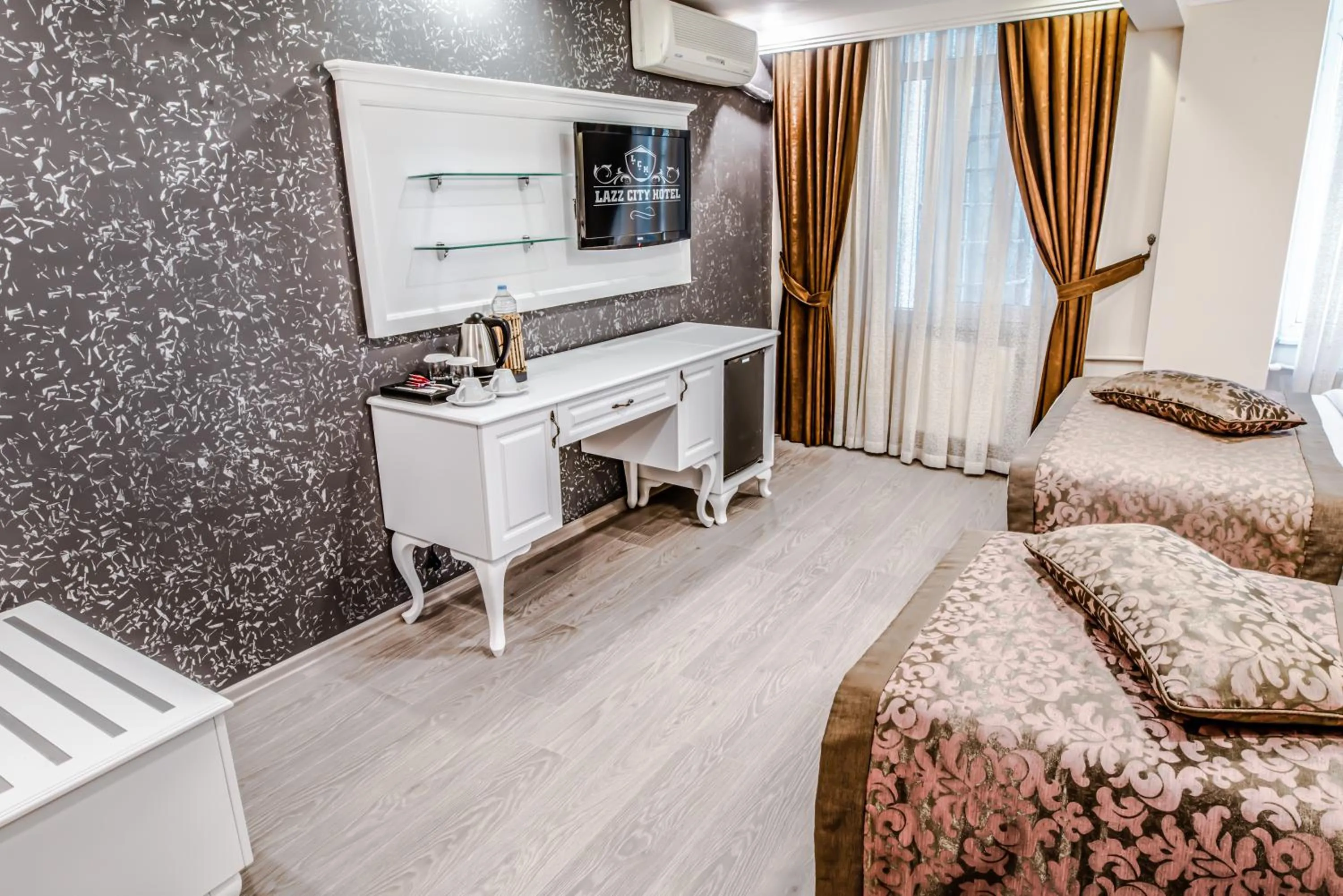 Massage, Bed in Lazz City Hotel