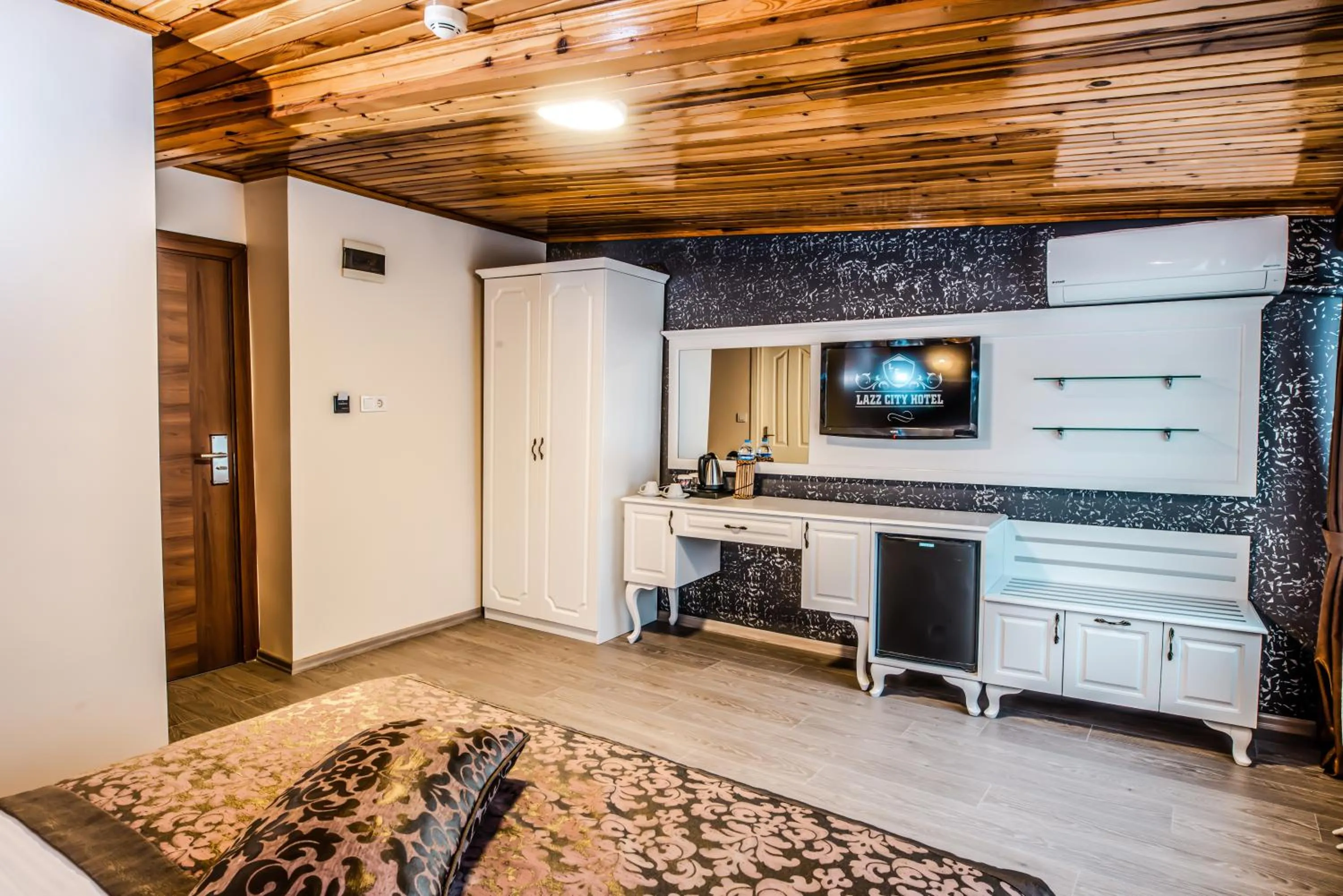 Bed in Lazz City Hotel