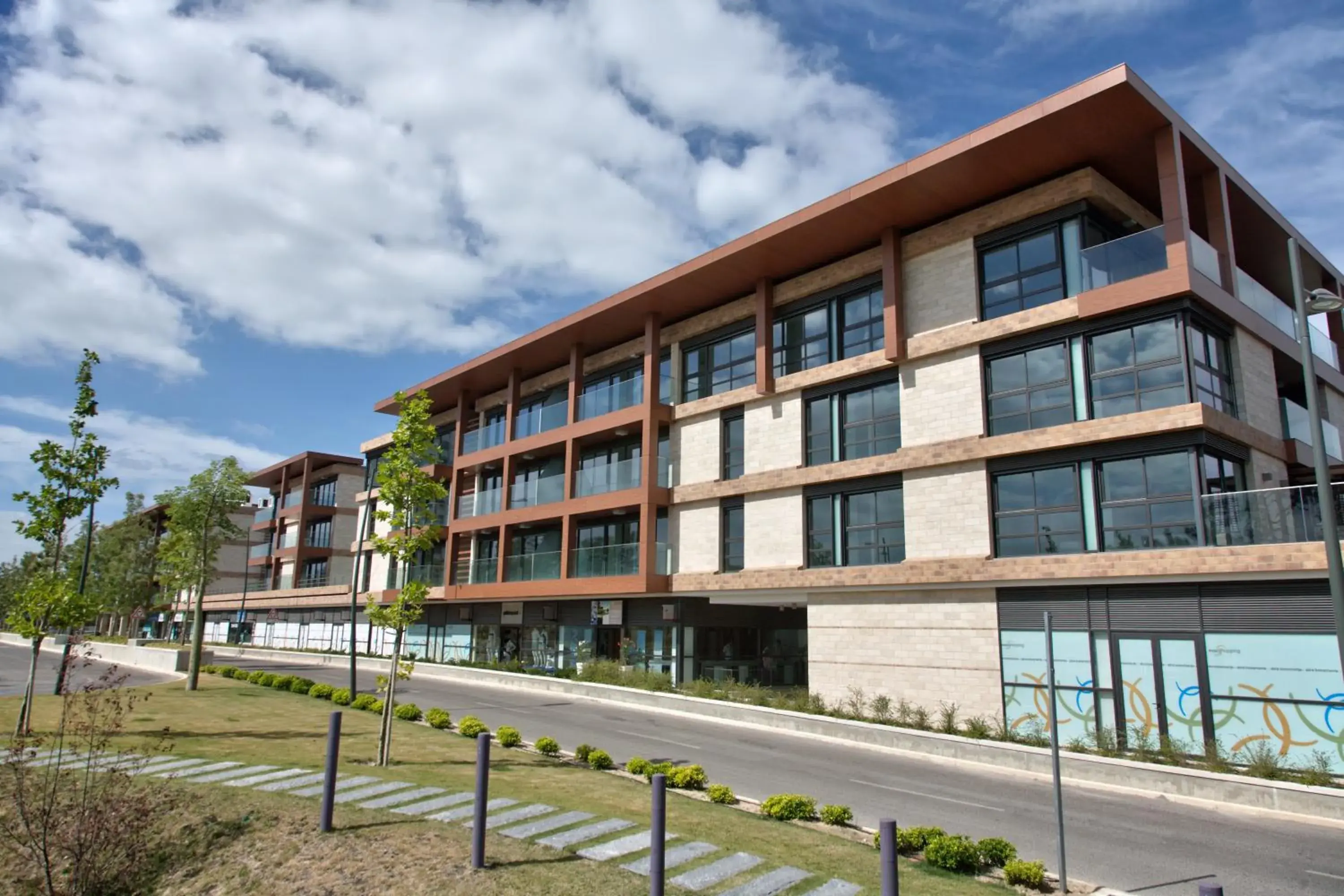 Facade/entrance in Troia Residence by The Editory - Apartamentos Ácala Facade/entrance in Troia Residence by The Editory - Apartamentos Ácala