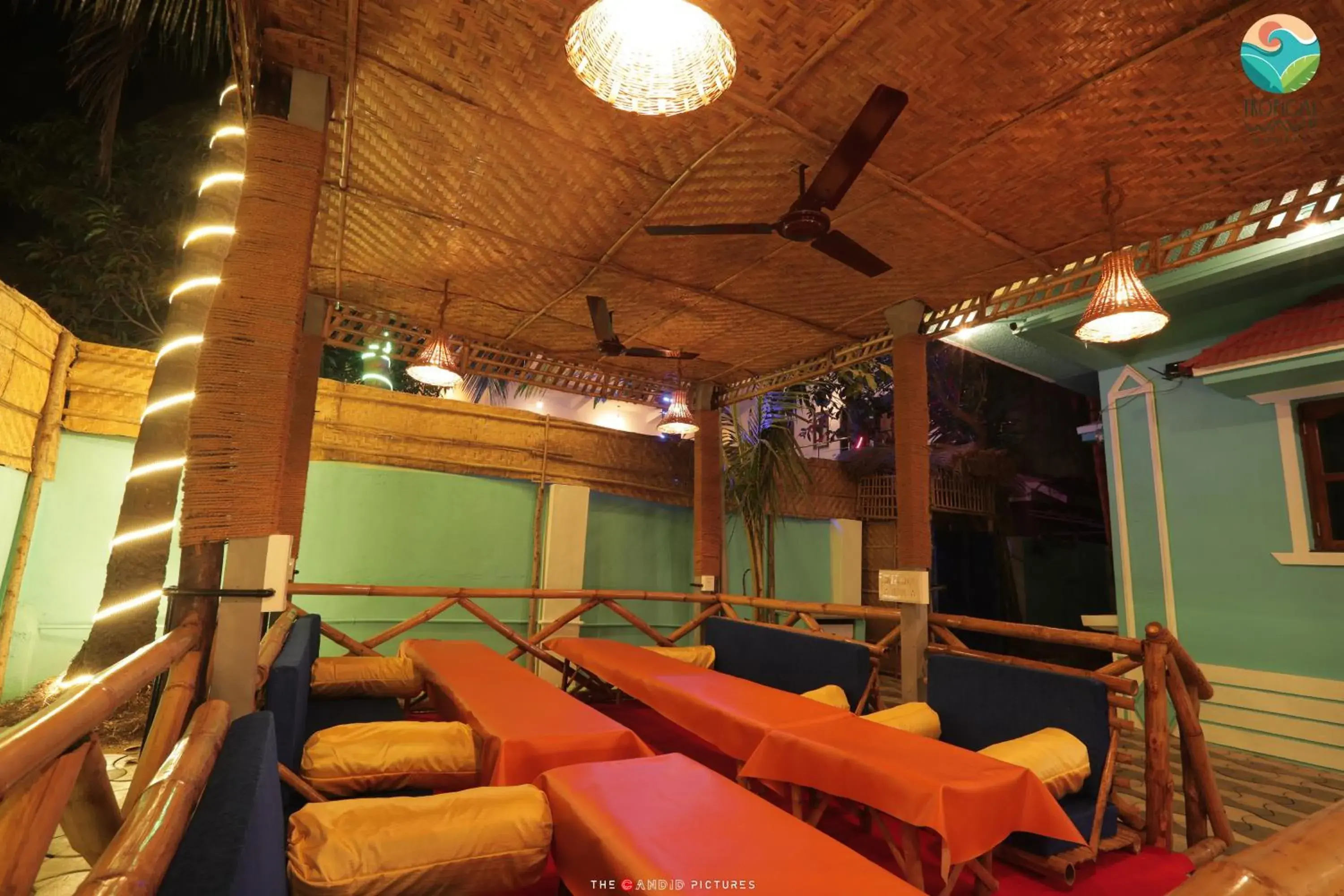Restaurant/places to eat in Tropical Wave Hostel Morjim Goa Restaurant/places to eat in Tropical Wave Hostel Morjim Goa