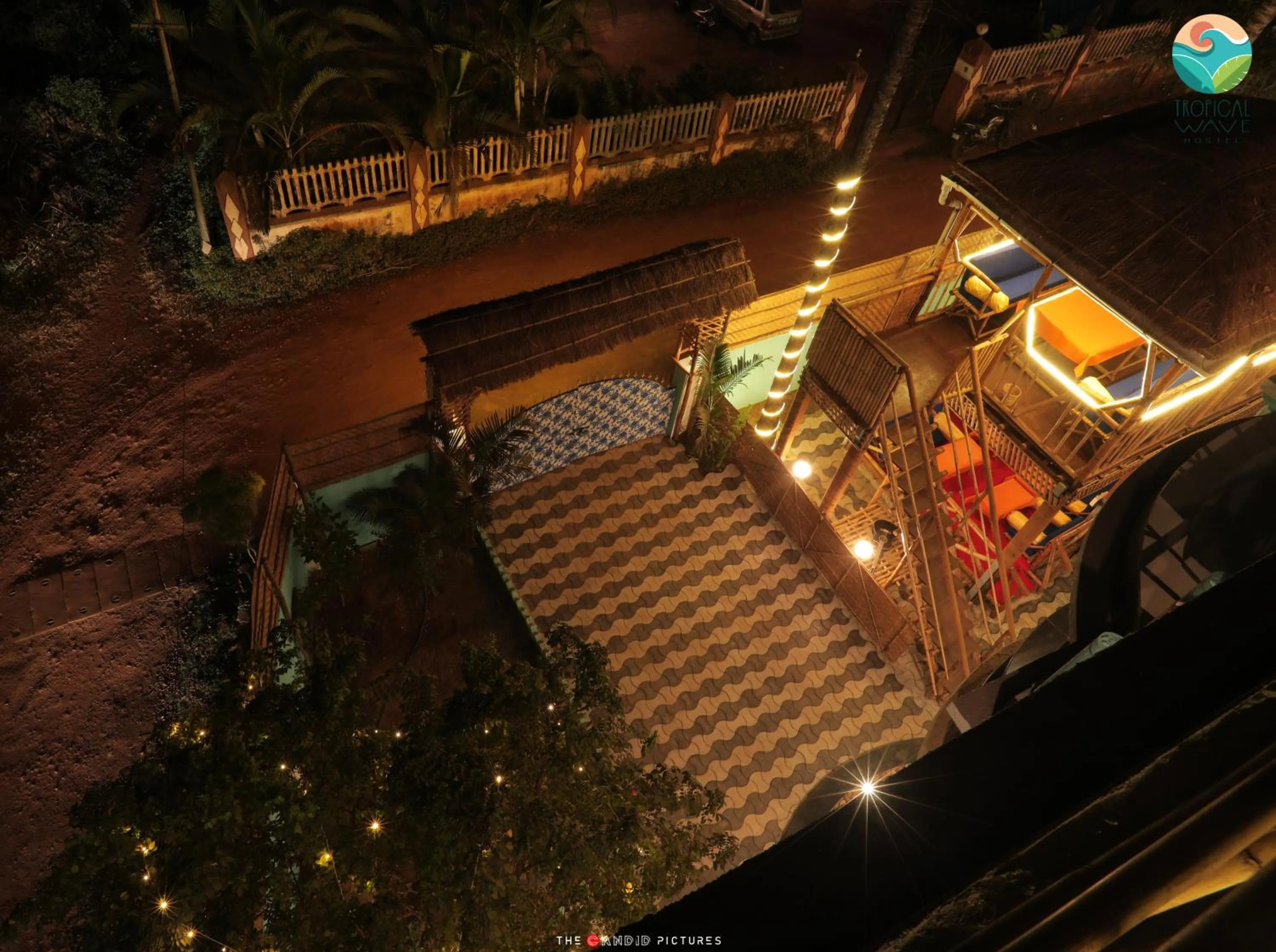 Night in Tropical Wave Hostel Morjim Goa