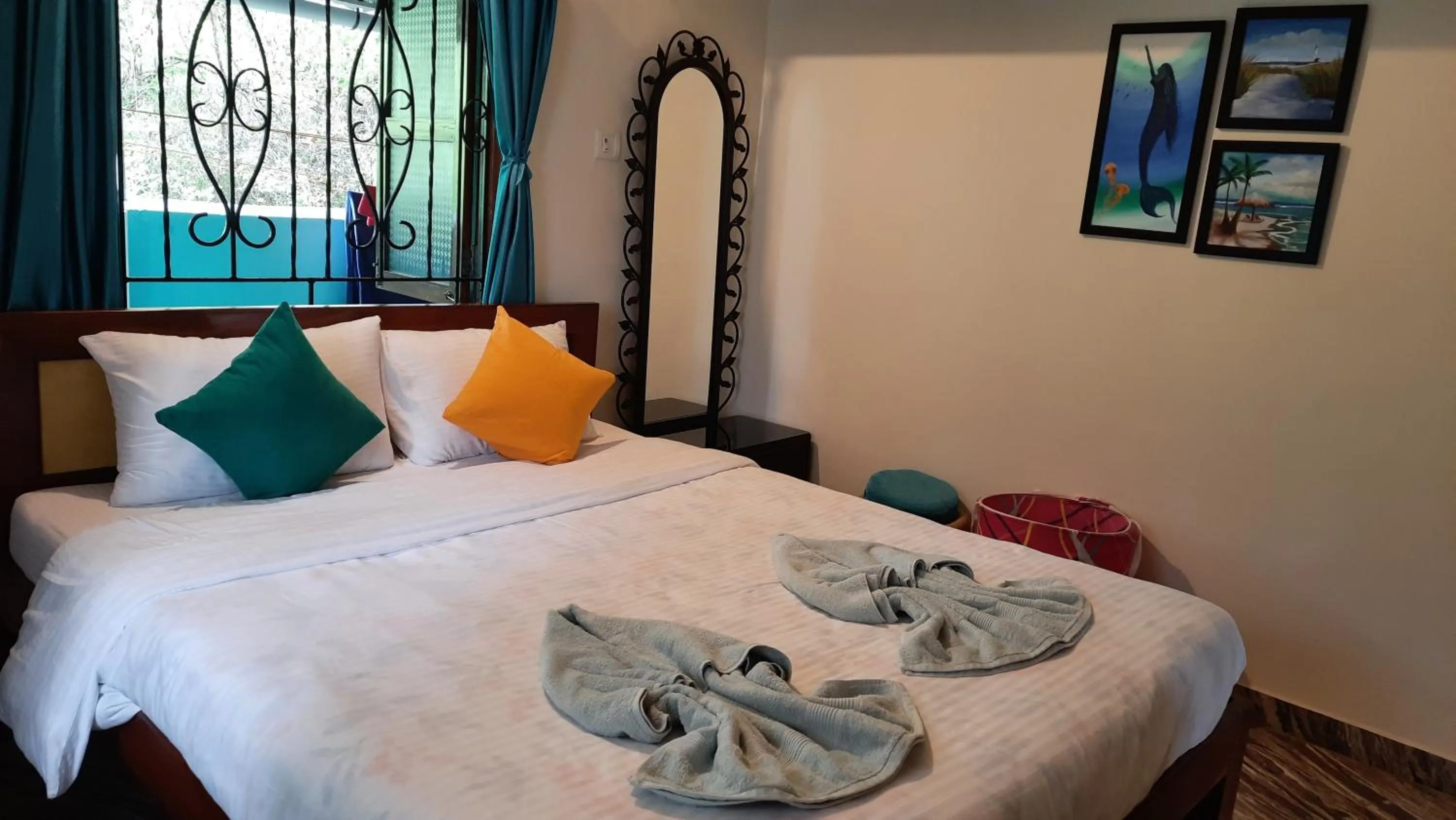 Bedroom, Bed in Tropical Wave Hostel Morjim Goa