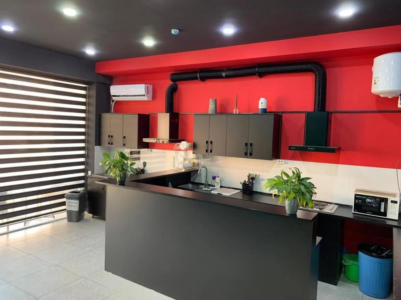 Kitchen or kitchenette in Safarov's Family Hostel