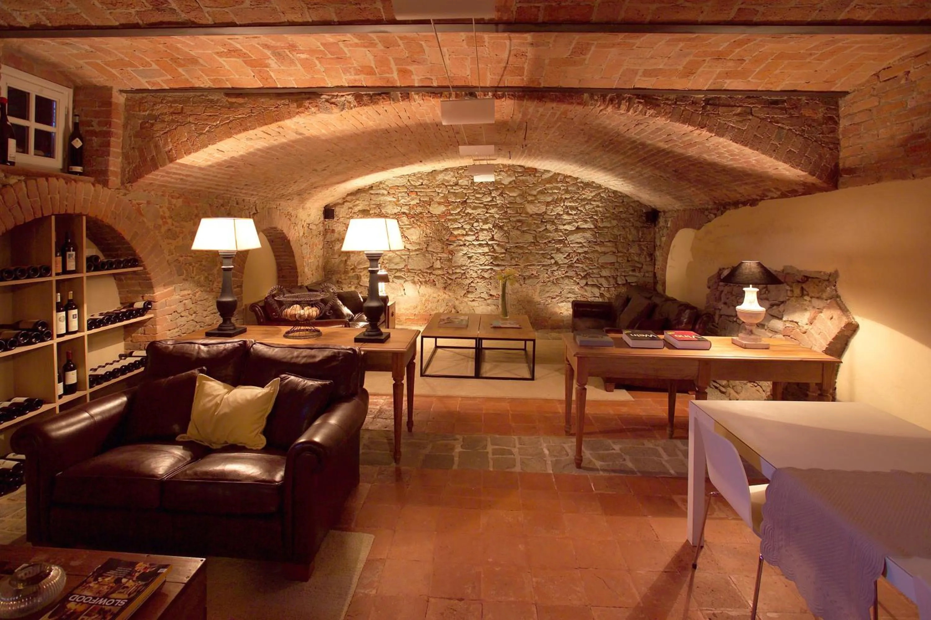 Communal lounge/ TV room in Corte Gondina Boutique Hotel