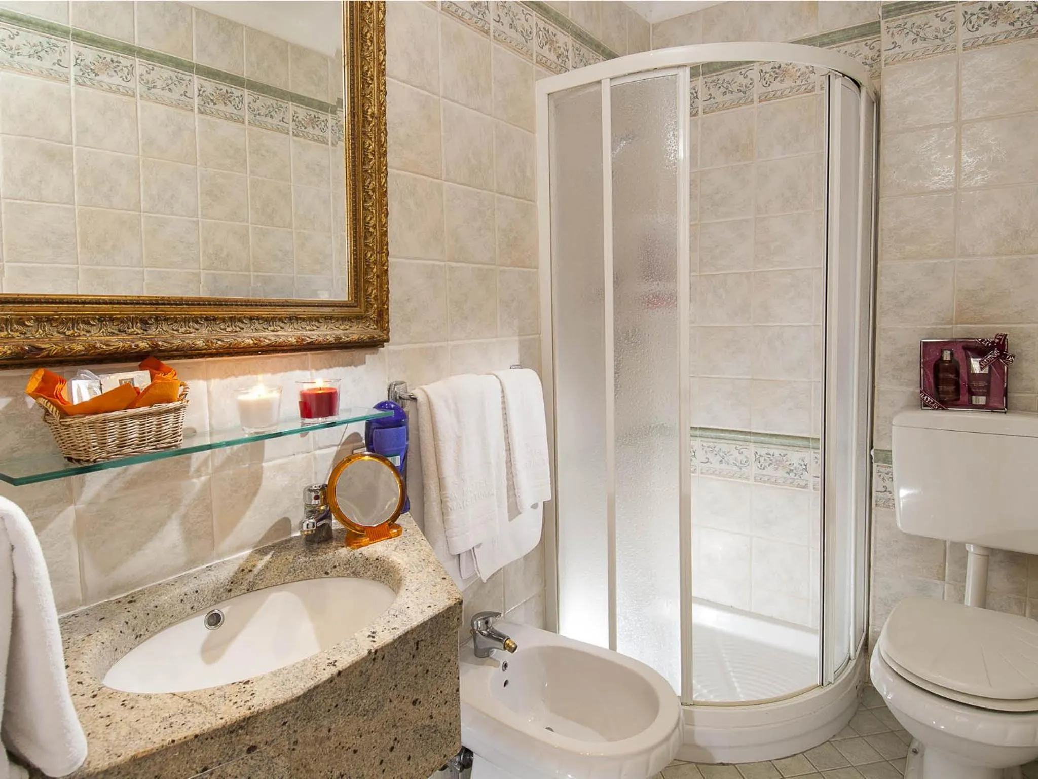 Bathroom in Hotel Dea