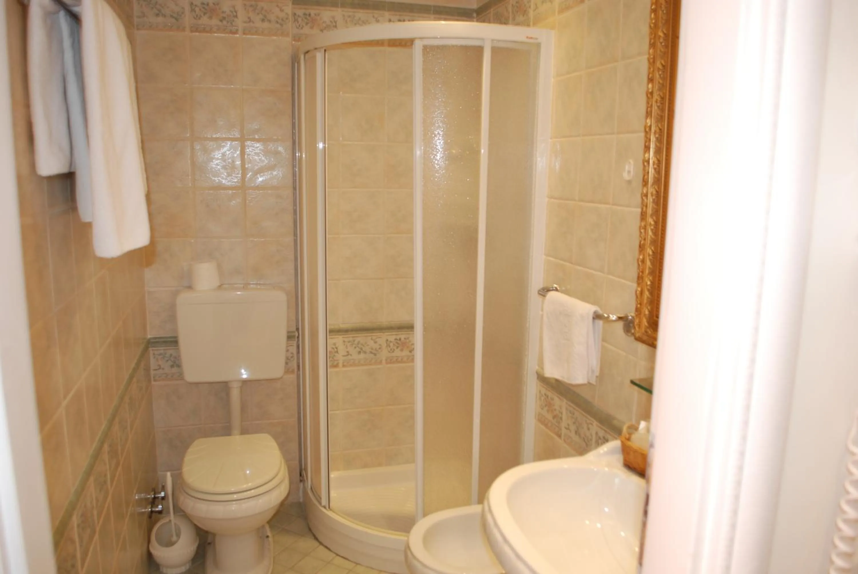 Bathroom in Hotel Dea