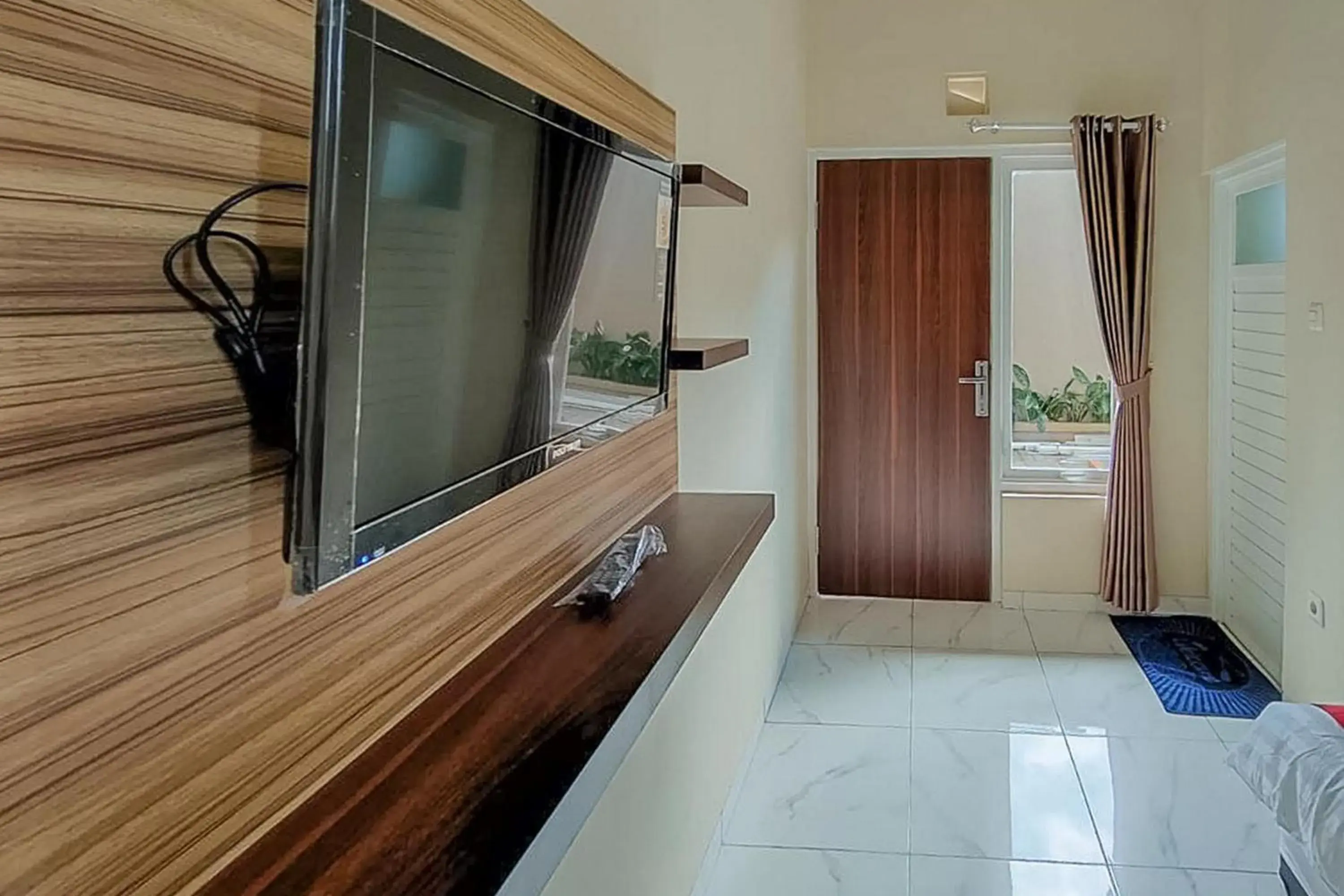 Bedroom, Bed in RedDoorz near BNS Batu Bedroom, Bed in RedDoorz near BNS Batu