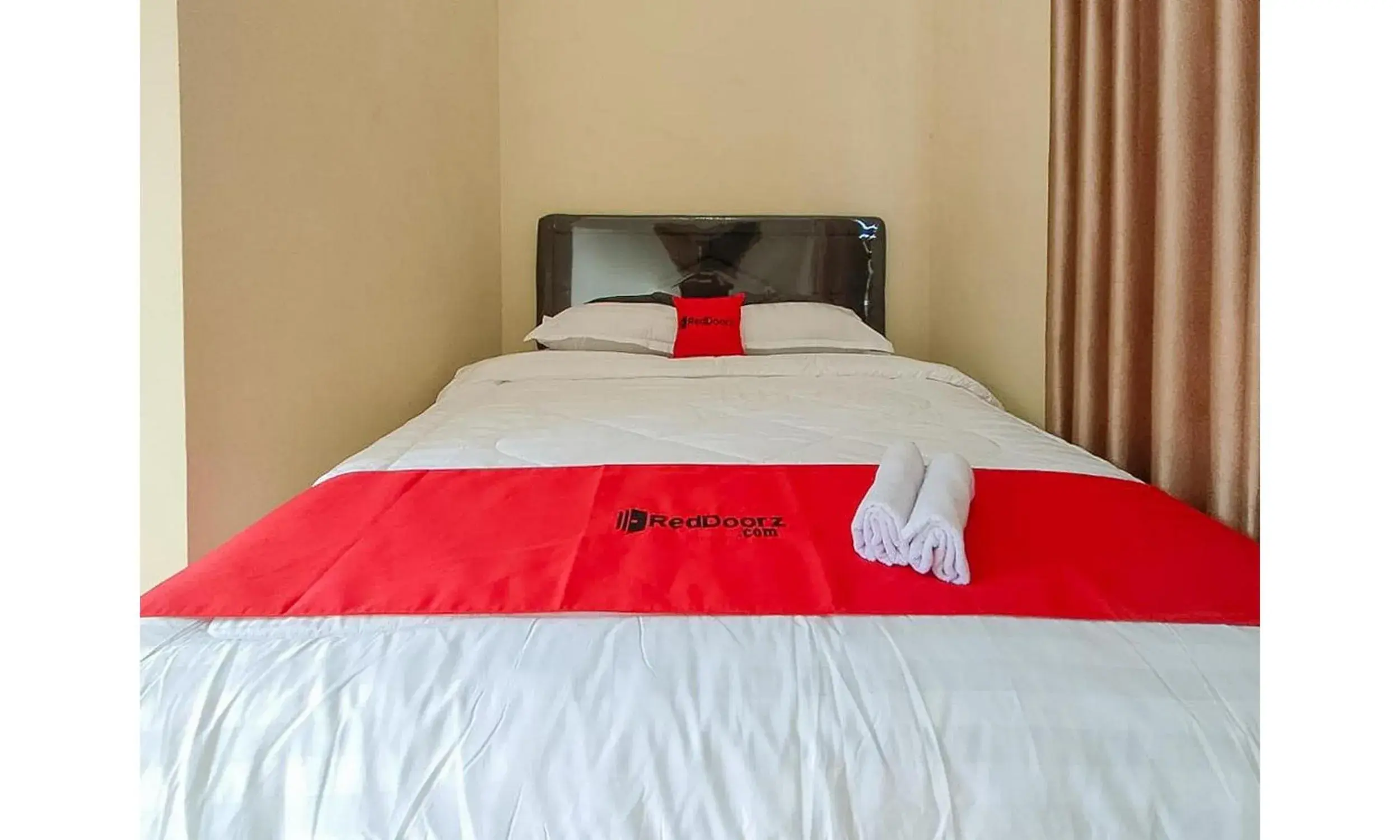 Bed in RedDoorz near BNS Batu Bed in RedDoorz near BNS Batu
