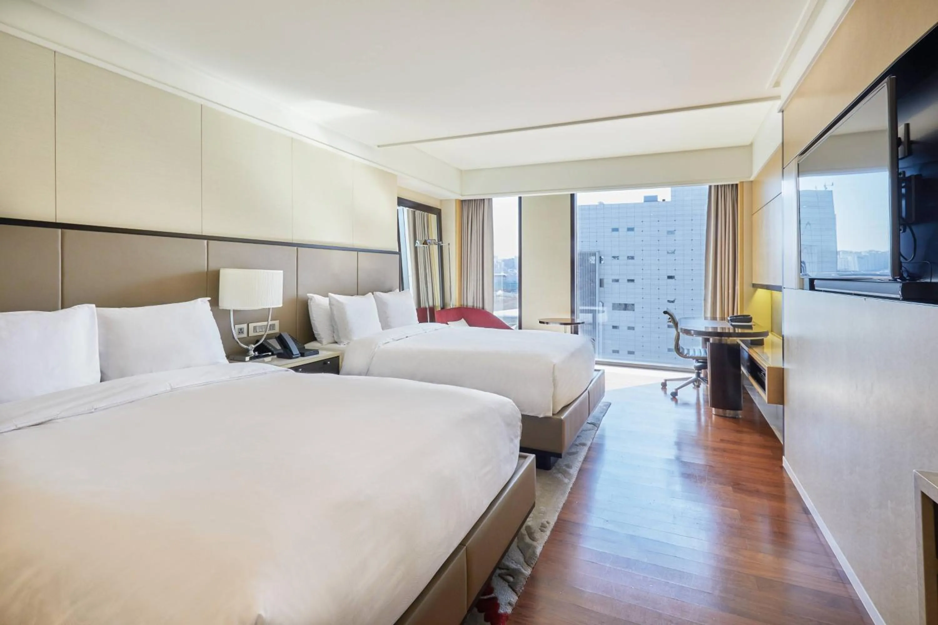Photo of the whole room, Bed in JW Marriott Dongdaemun Square Seoul