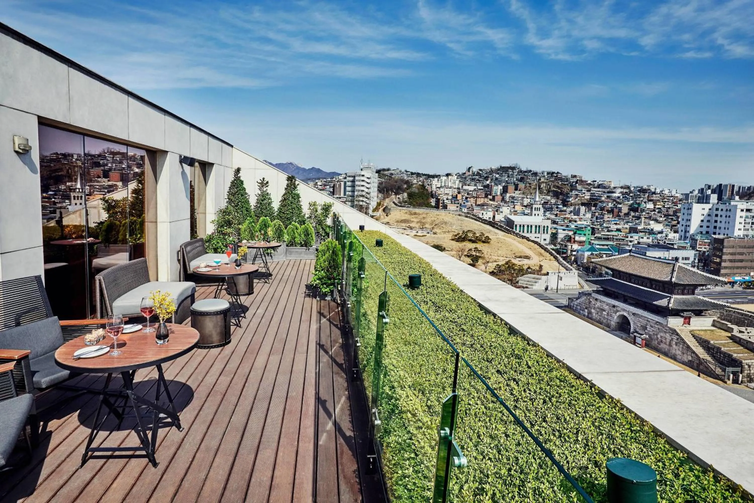 Lounge or bar in JW Marriott Dongdaemun Square Seoul