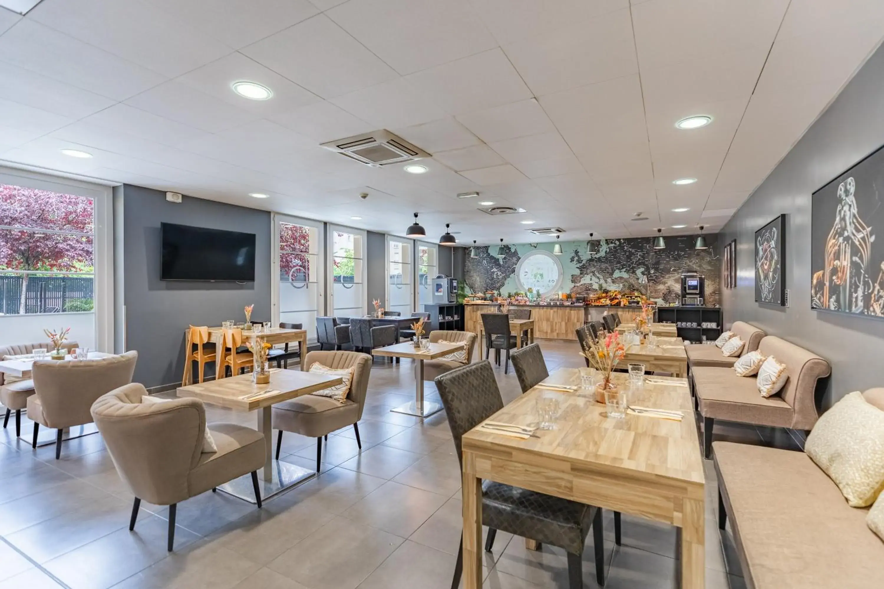 Restaurant/places to eat in Appart’City Confort Le Bourget - Aéroport Restaurant/places to eat in Appart’City Confort Le Bourget - Aéroport